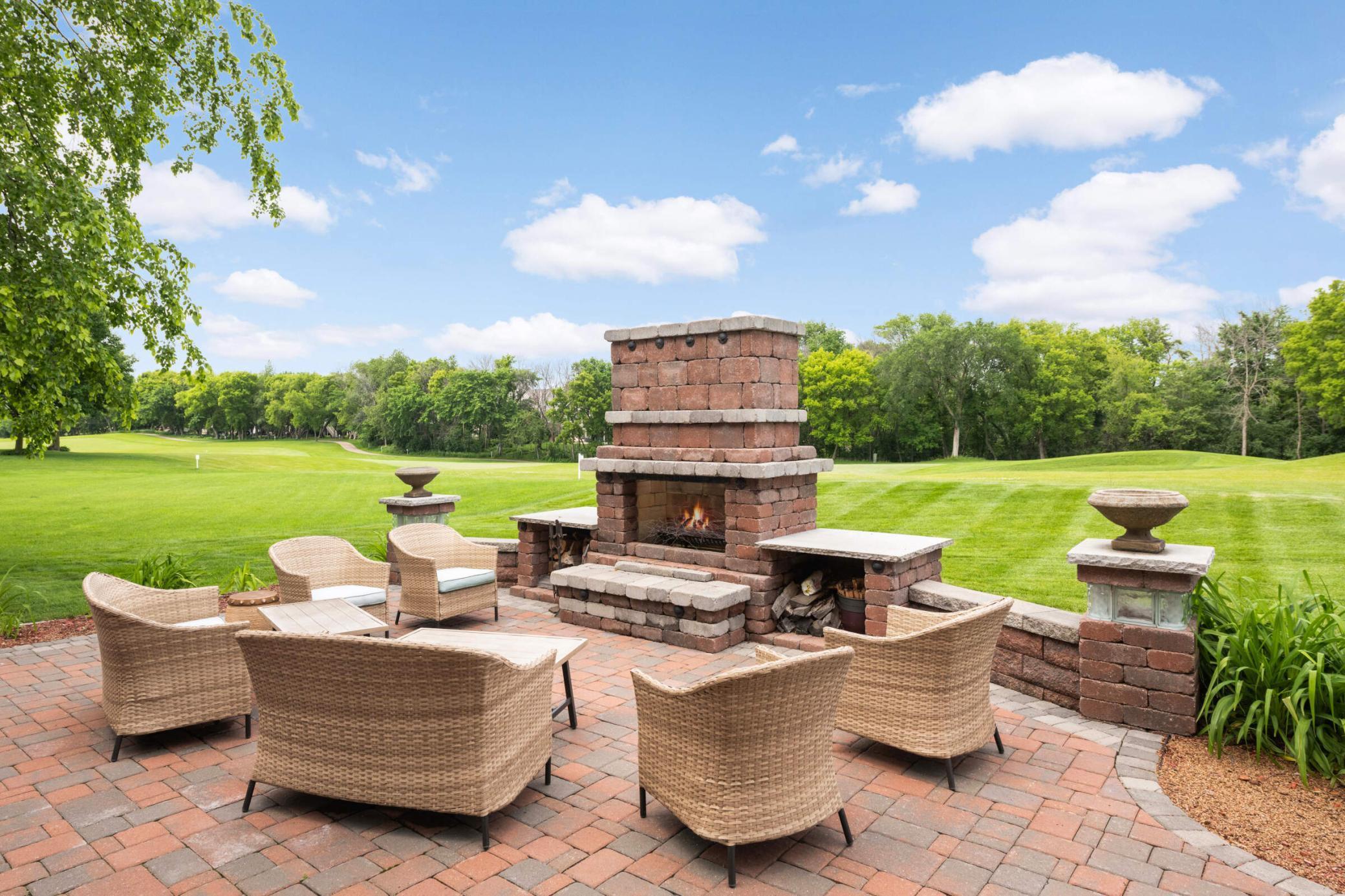 2896 Fox Trail NW