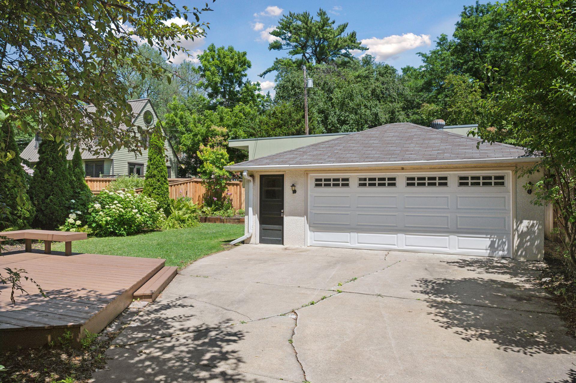 1909 E River Parkway