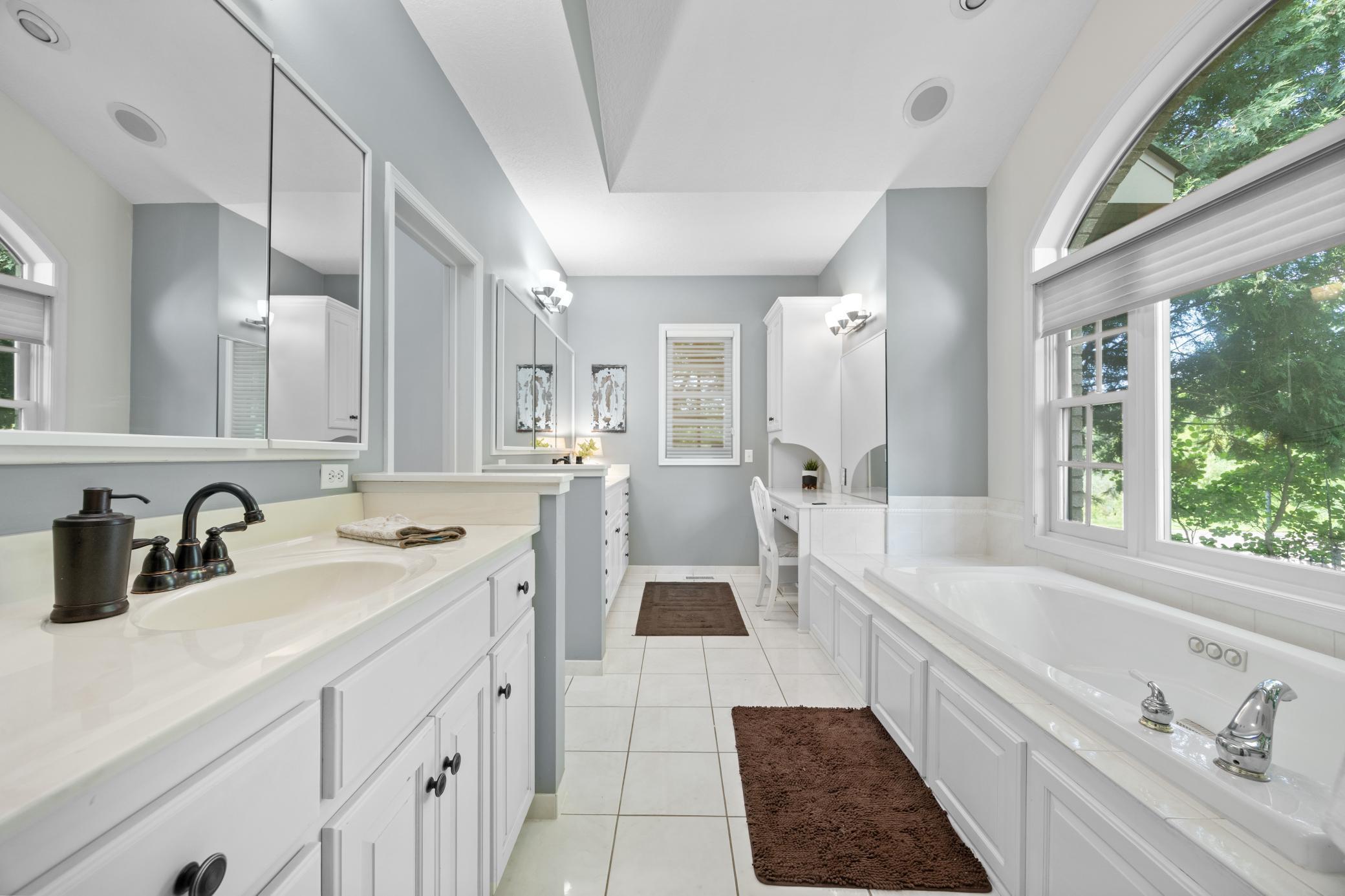 8787 Ridge Ponds Lane