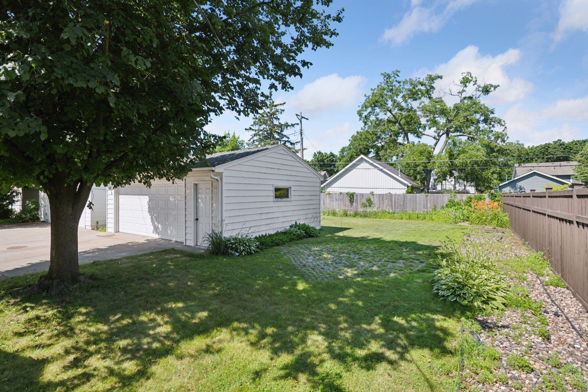 3916 Yosemite Avenue S