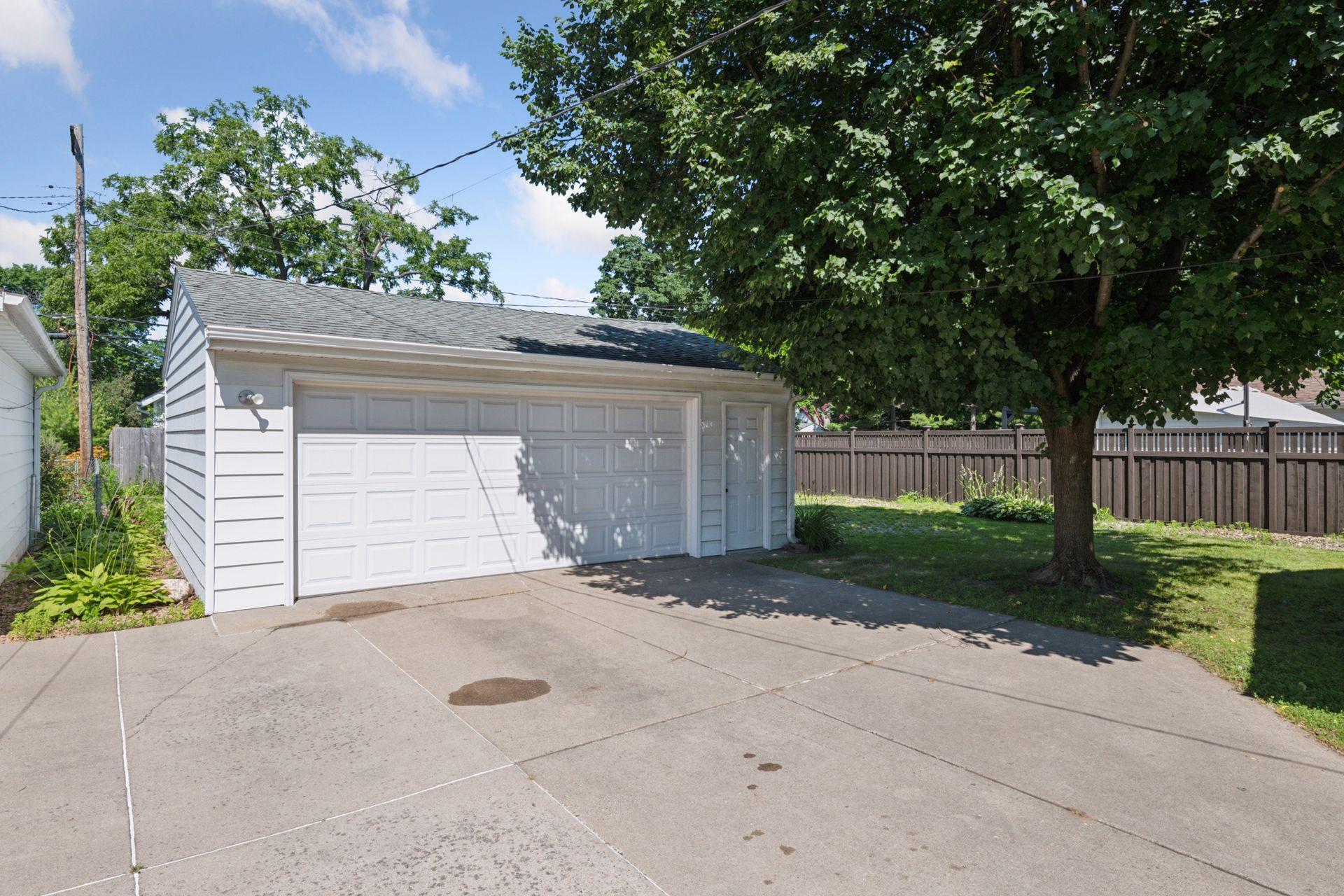 3916 Yosemite Avenue S