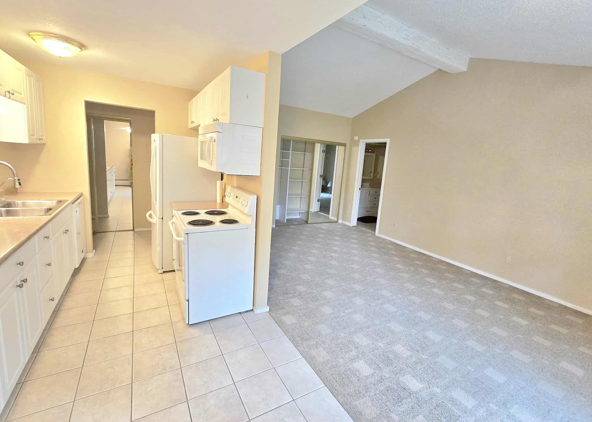 704 Old Settlers Trail Unit: 5