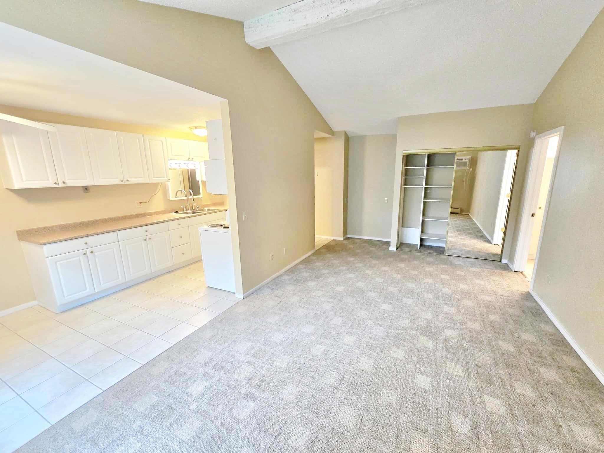 704 Old Settlers Trail Unit: 5