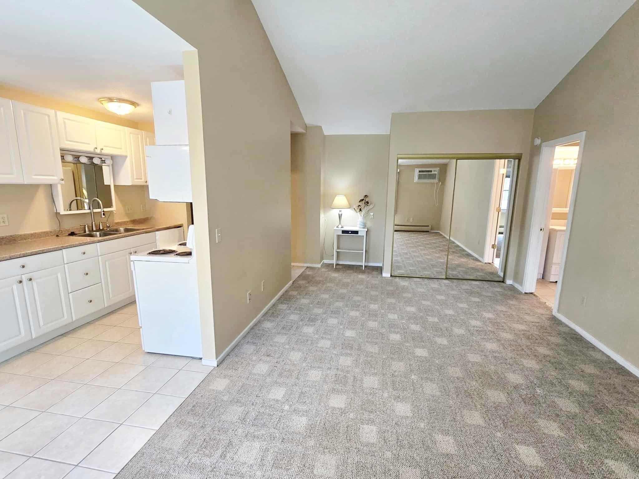 704 Old Settlers Trail Unit: 5