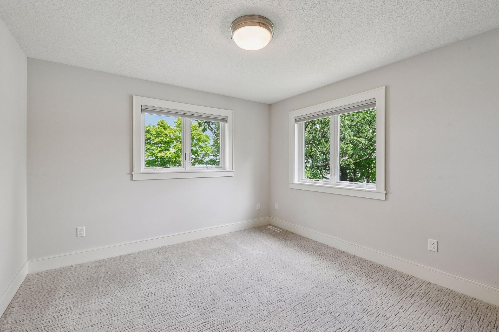 5112 S Lakeshore Drive