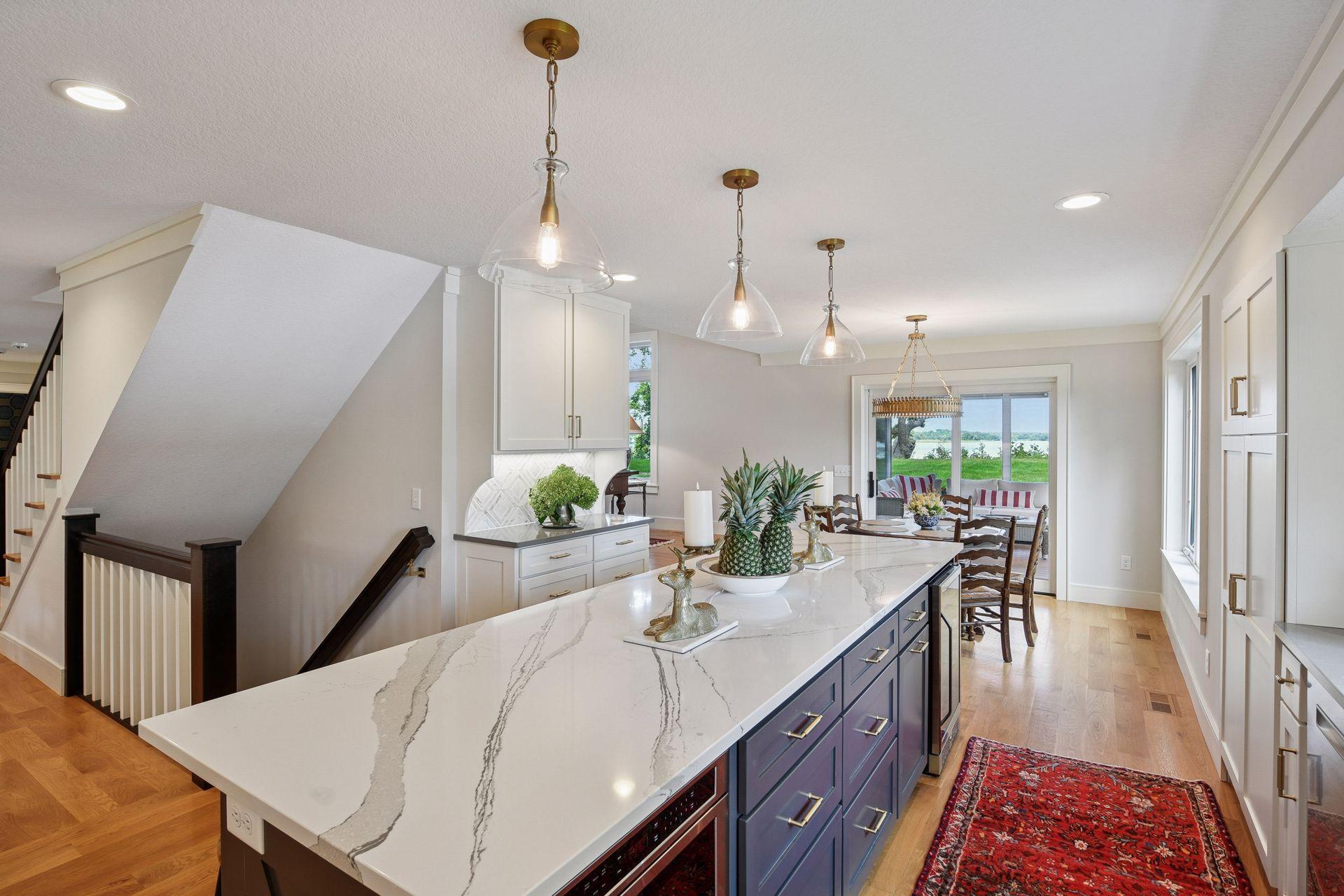 5112 S Lakeshore Drive