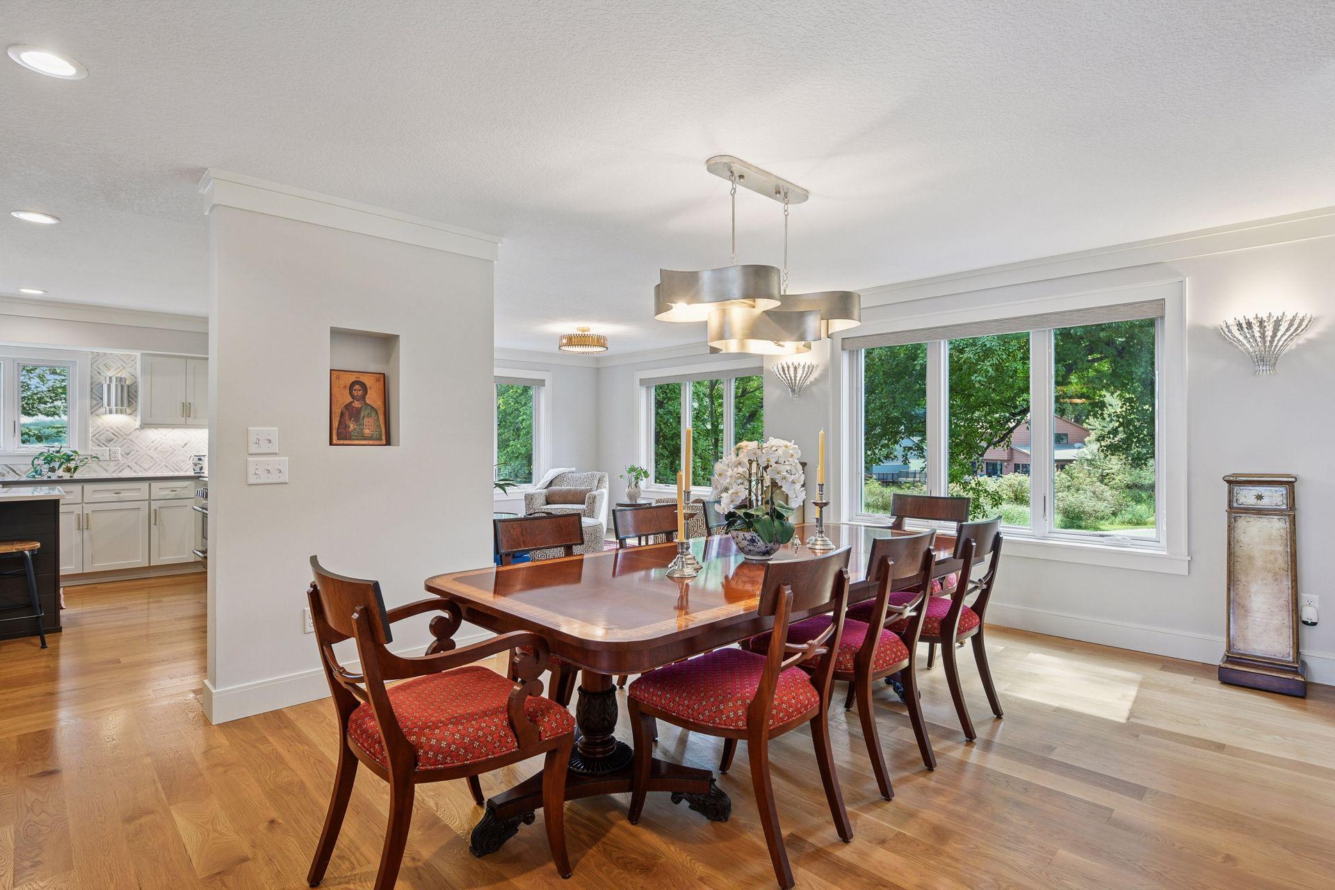 5112 S Lakeshore Drive