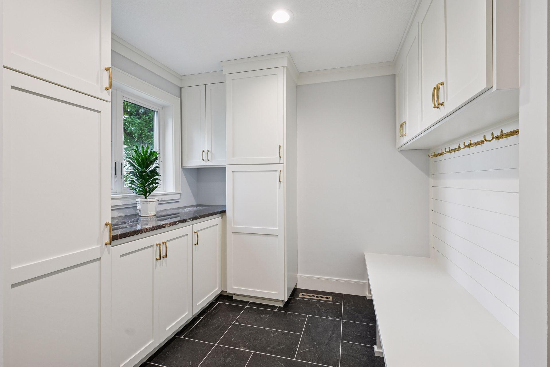 5112 S Lakeshore Drive