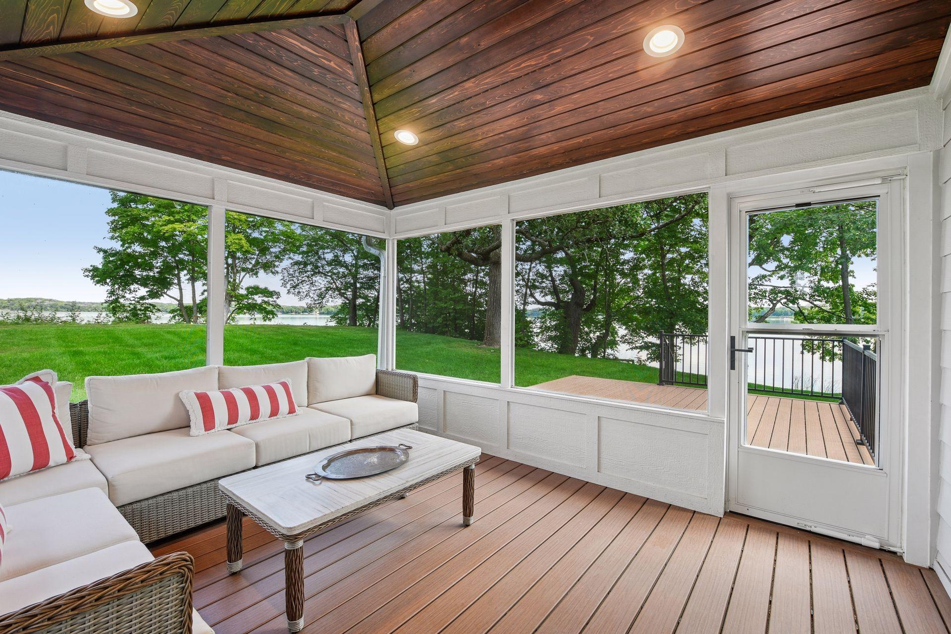 5112 S Lakeshore Drive