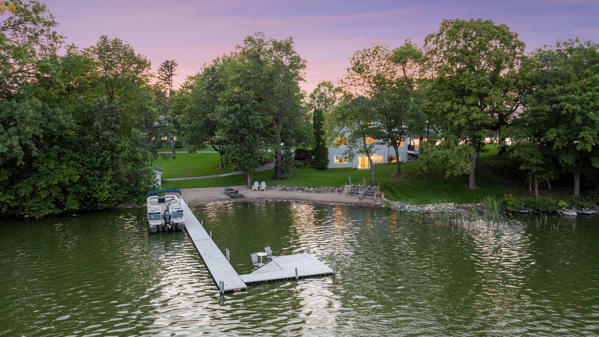 5112 S Lakeshore Drive