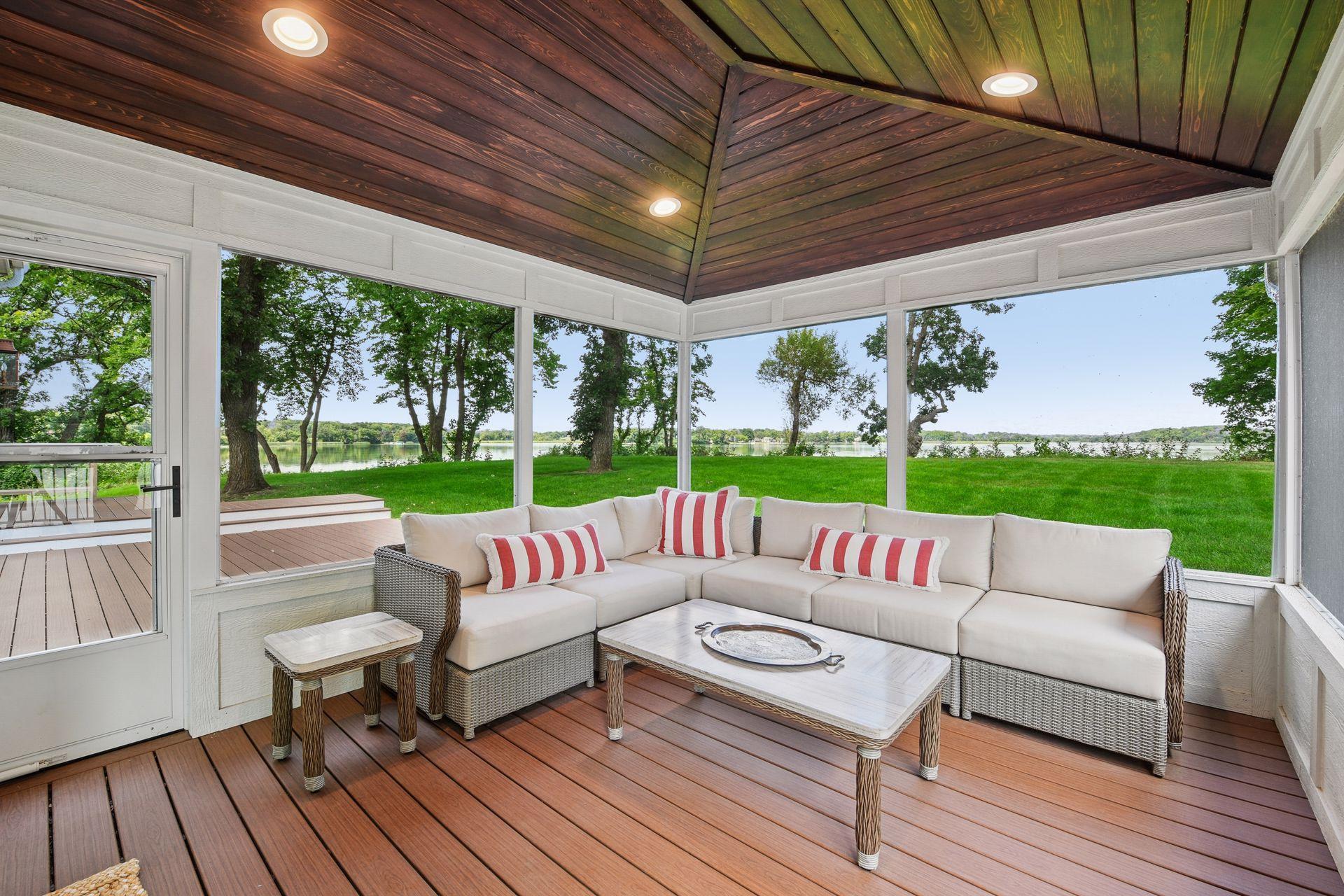 5112 S Lakeshore Drive