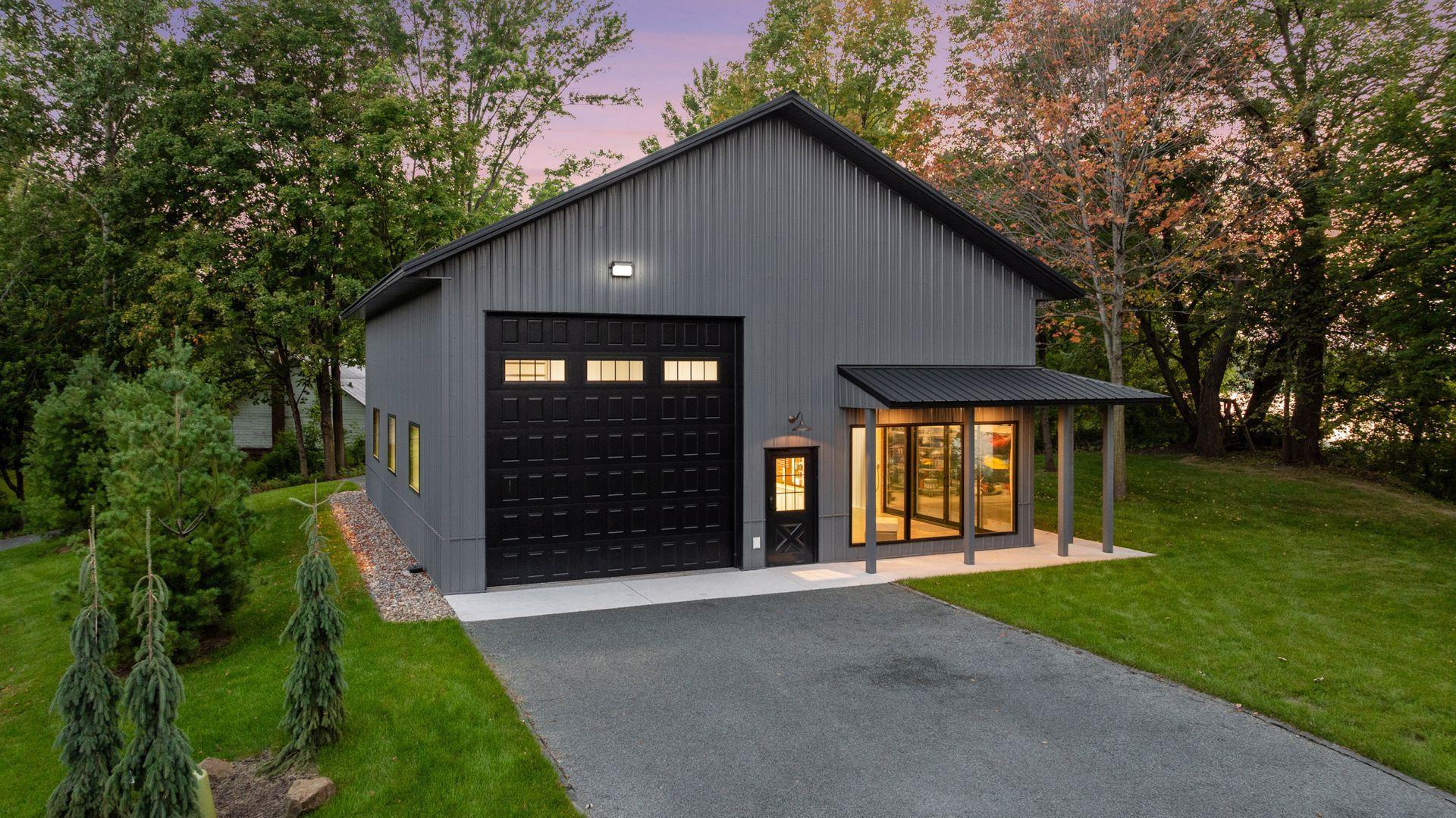 5112 S Lakeshore Drive