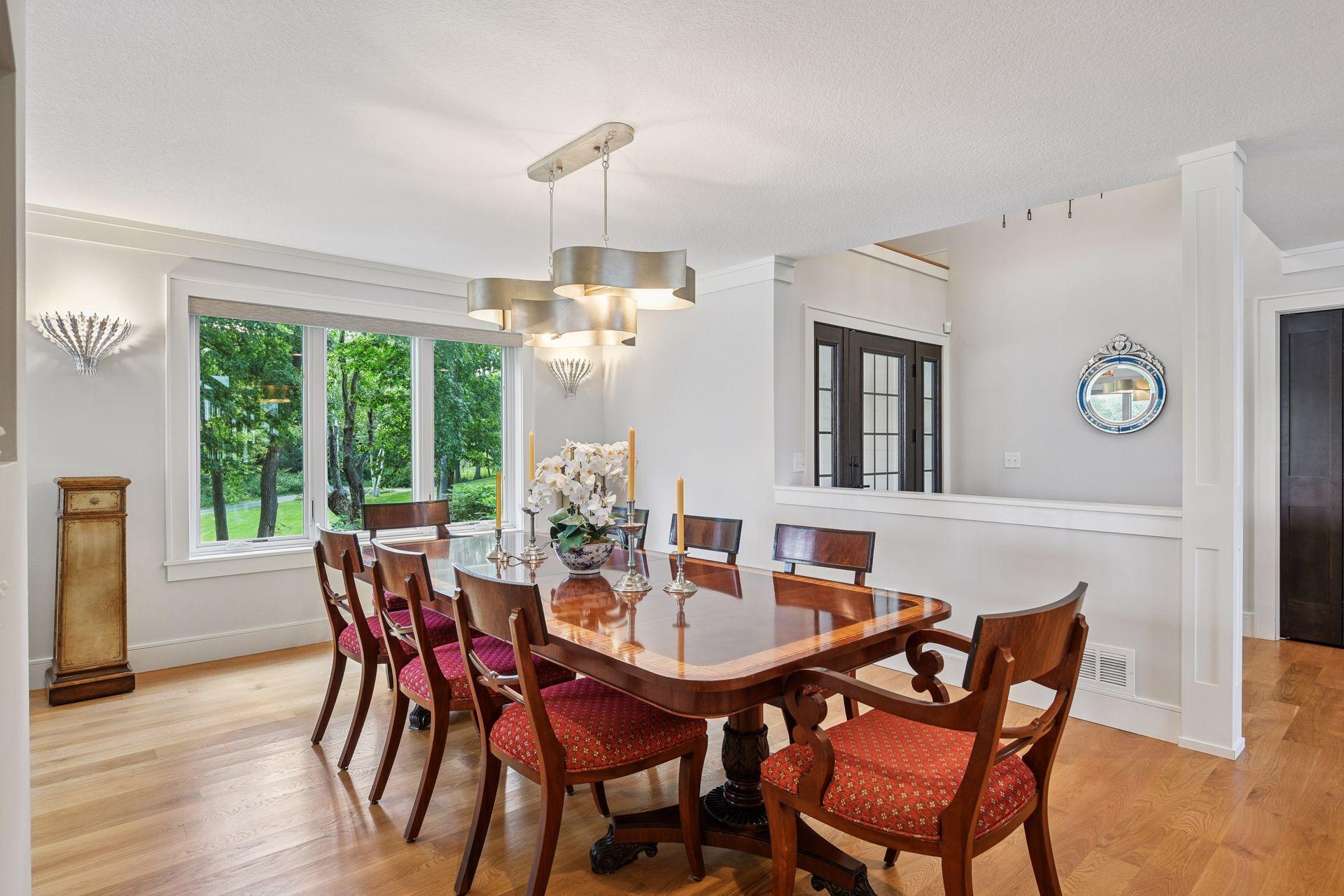 5112 S Lakeshore Drive