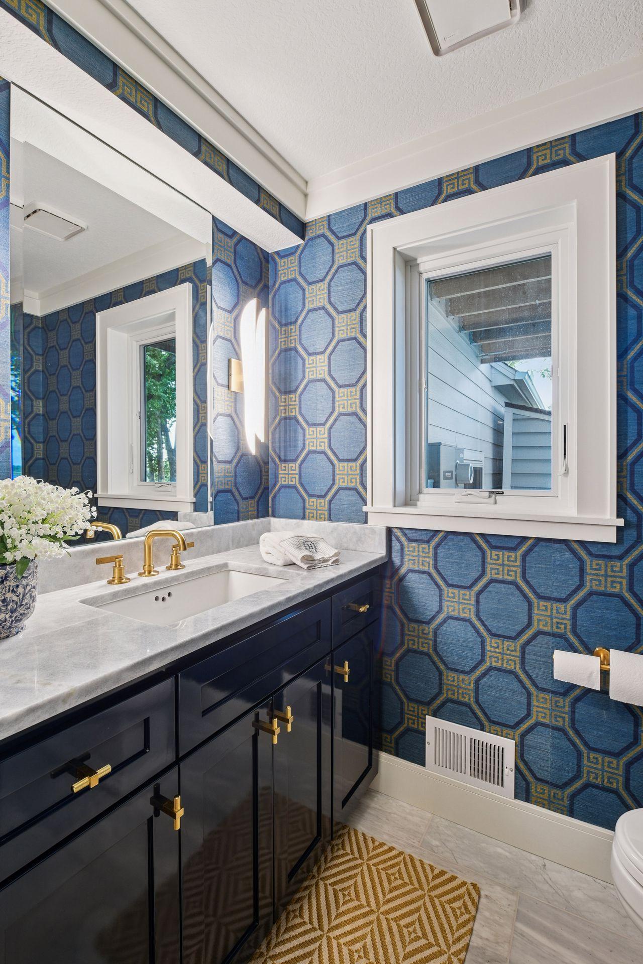 5112 S Lakeshore Drive