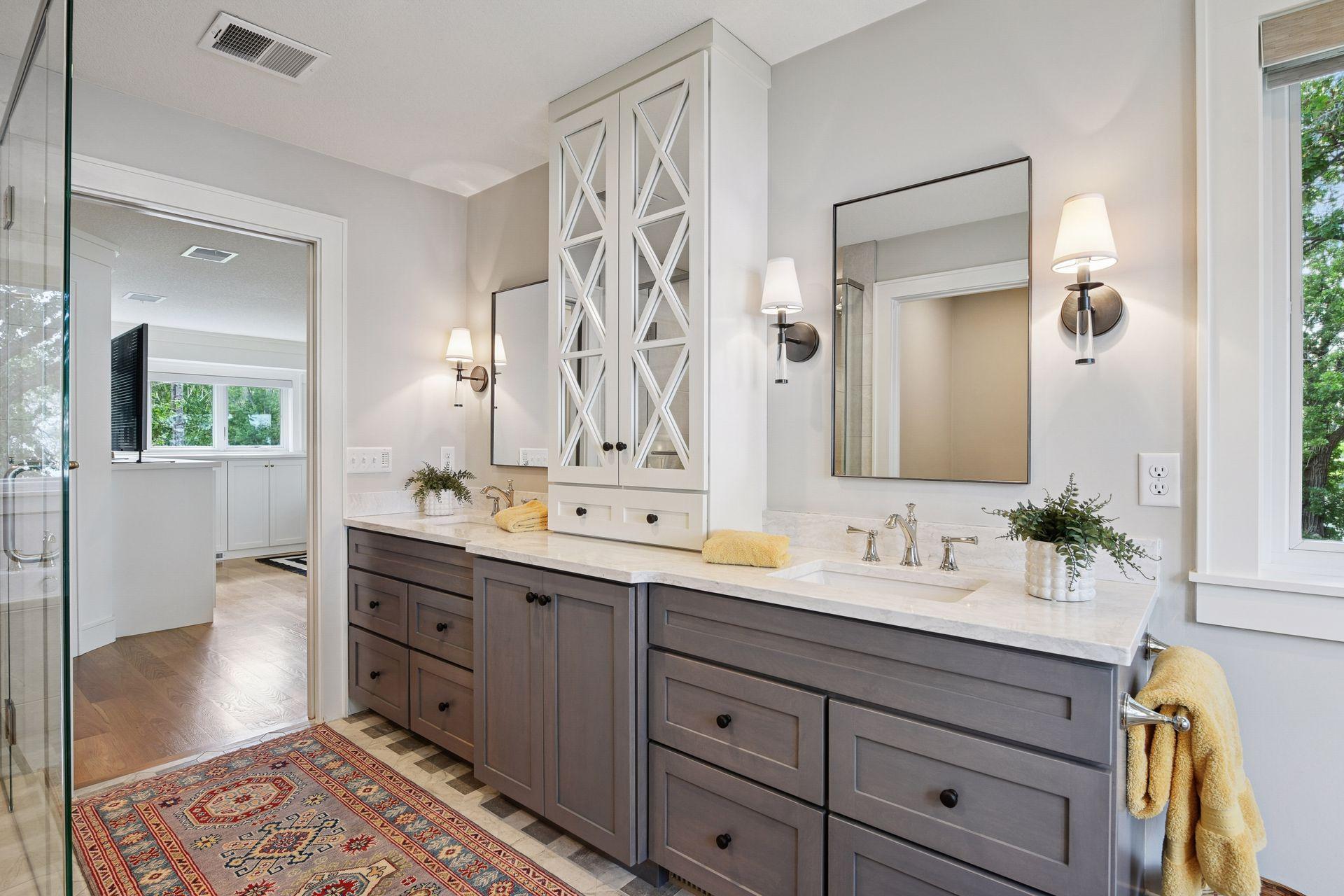 5112 S Lakeshore Drive