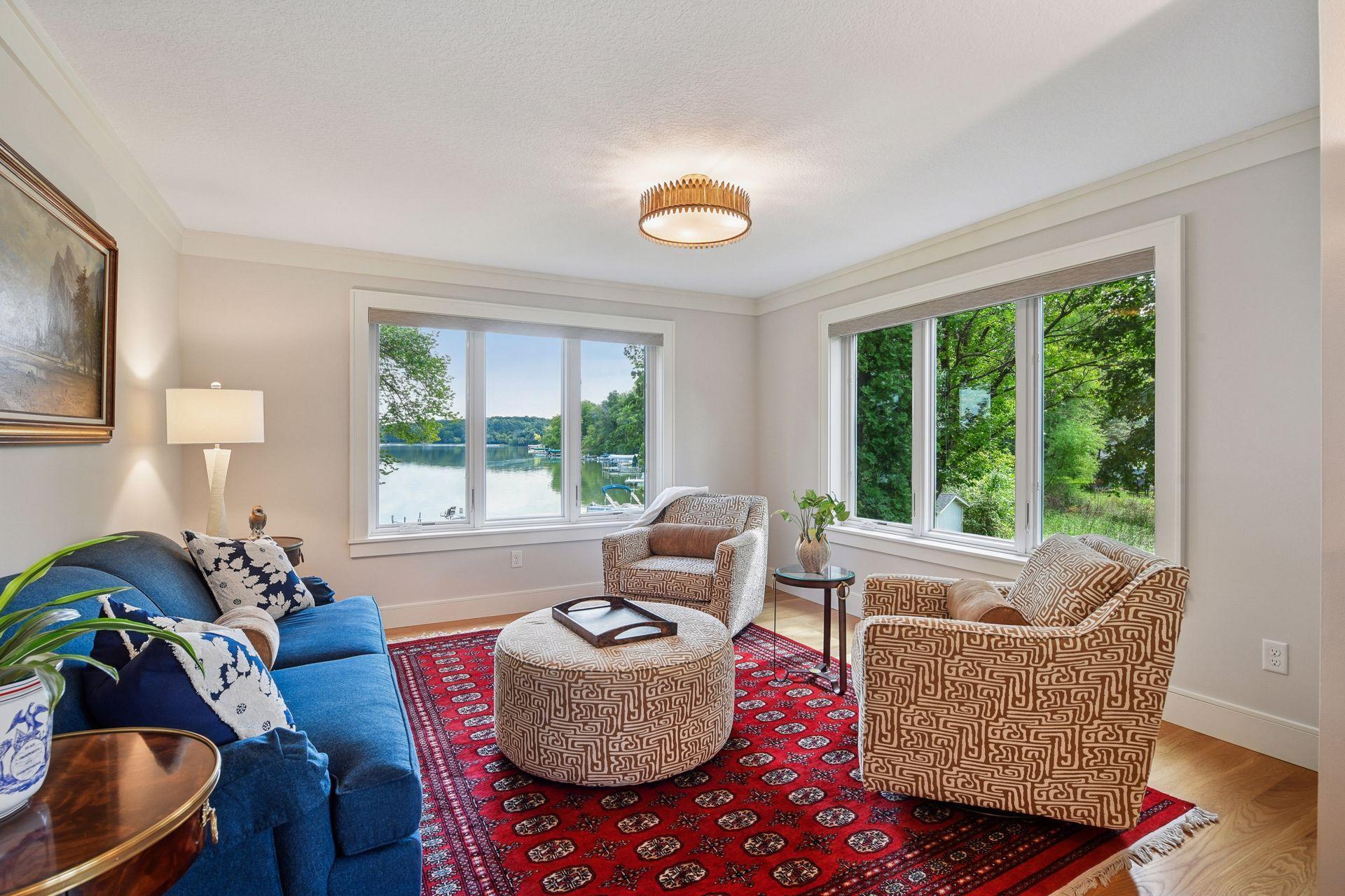 5112 S Lakeshore Drive