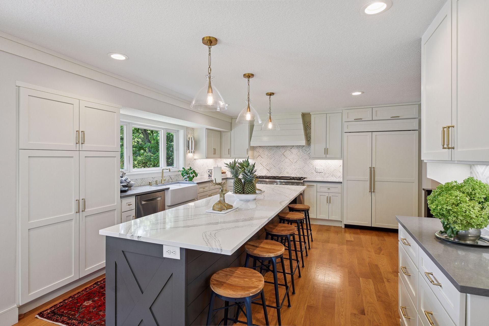 5112 S Lakeshore Drive