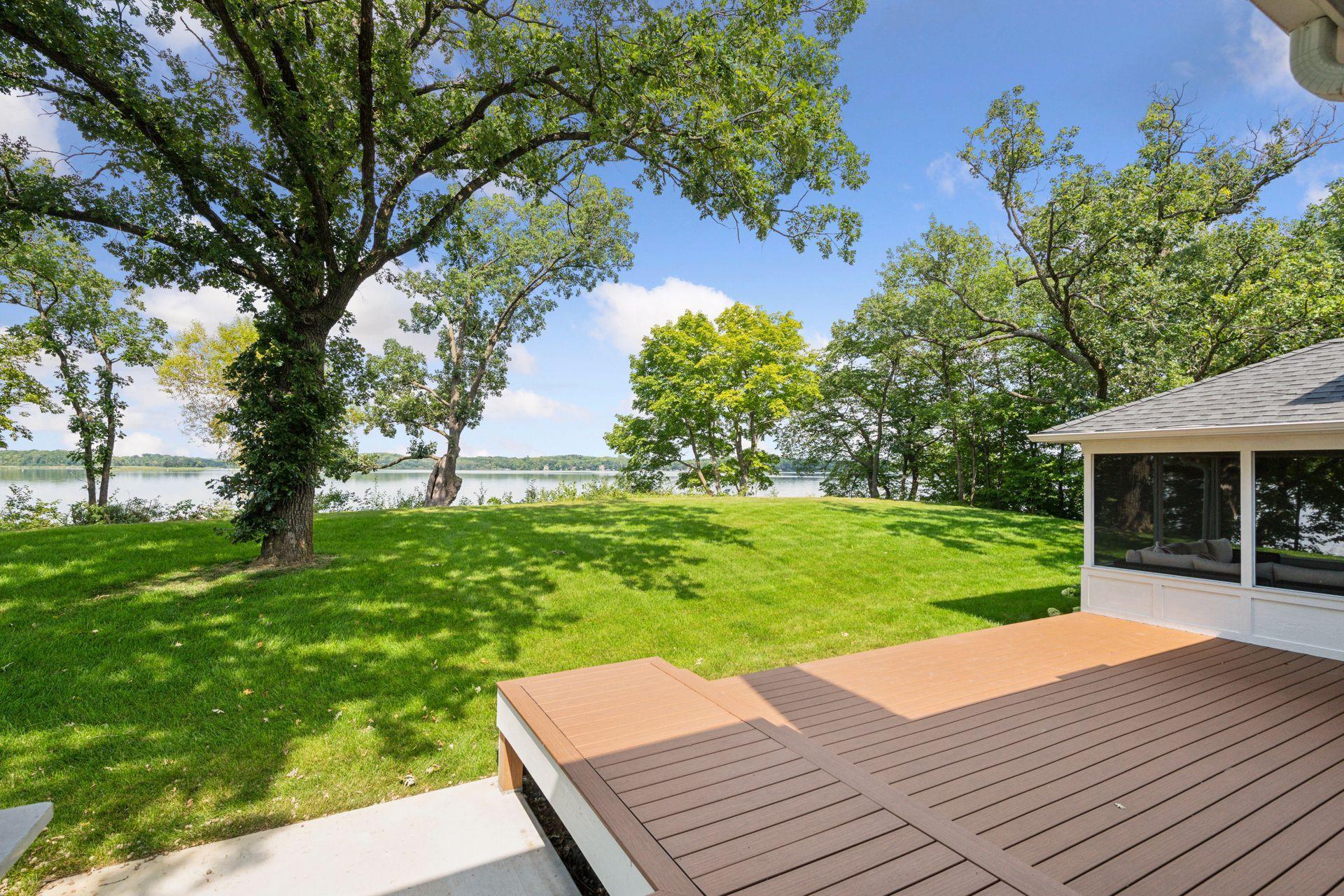 5112 S Lakeshore Drive
