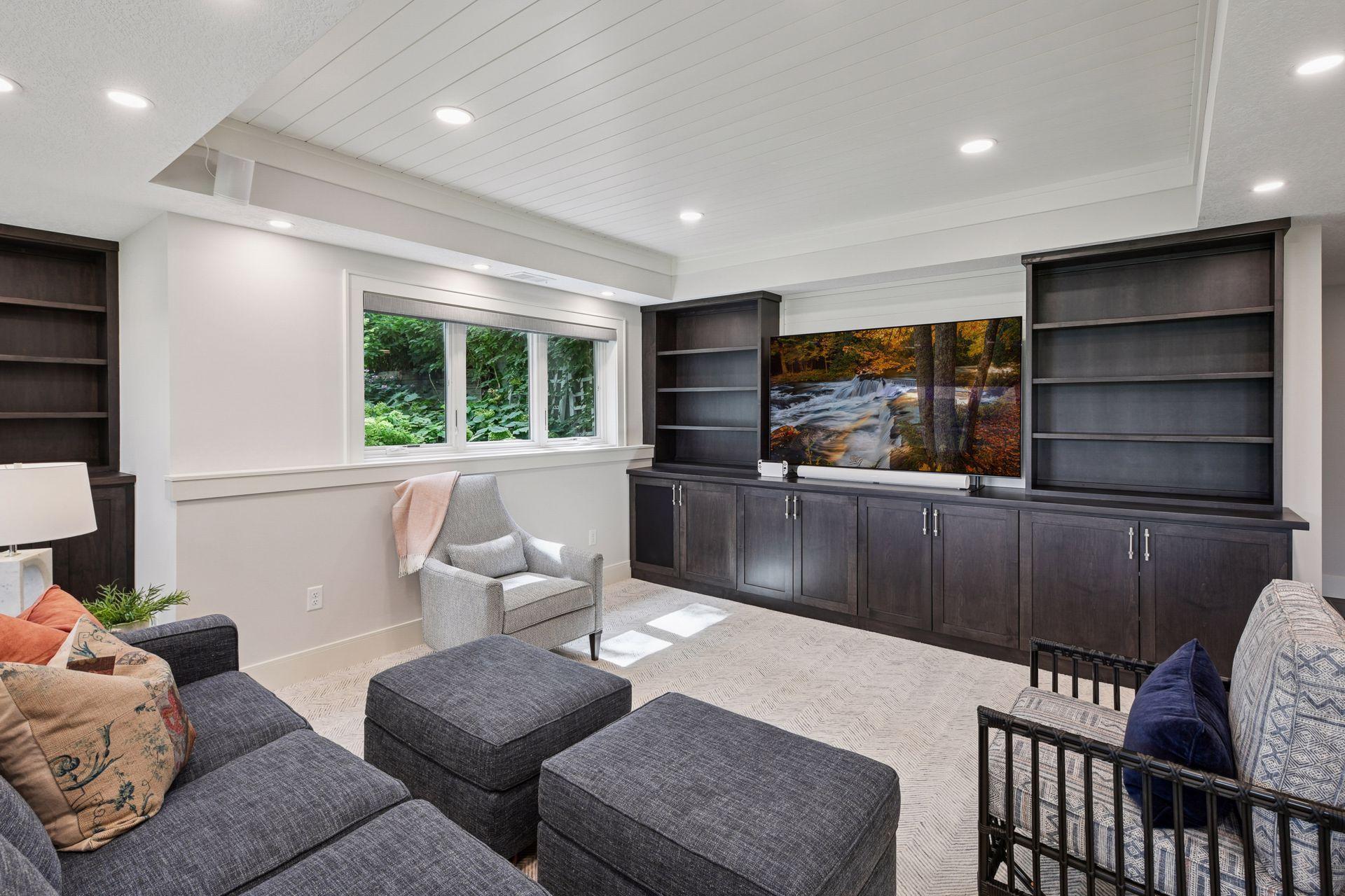 5112 S Lakeshore Drive