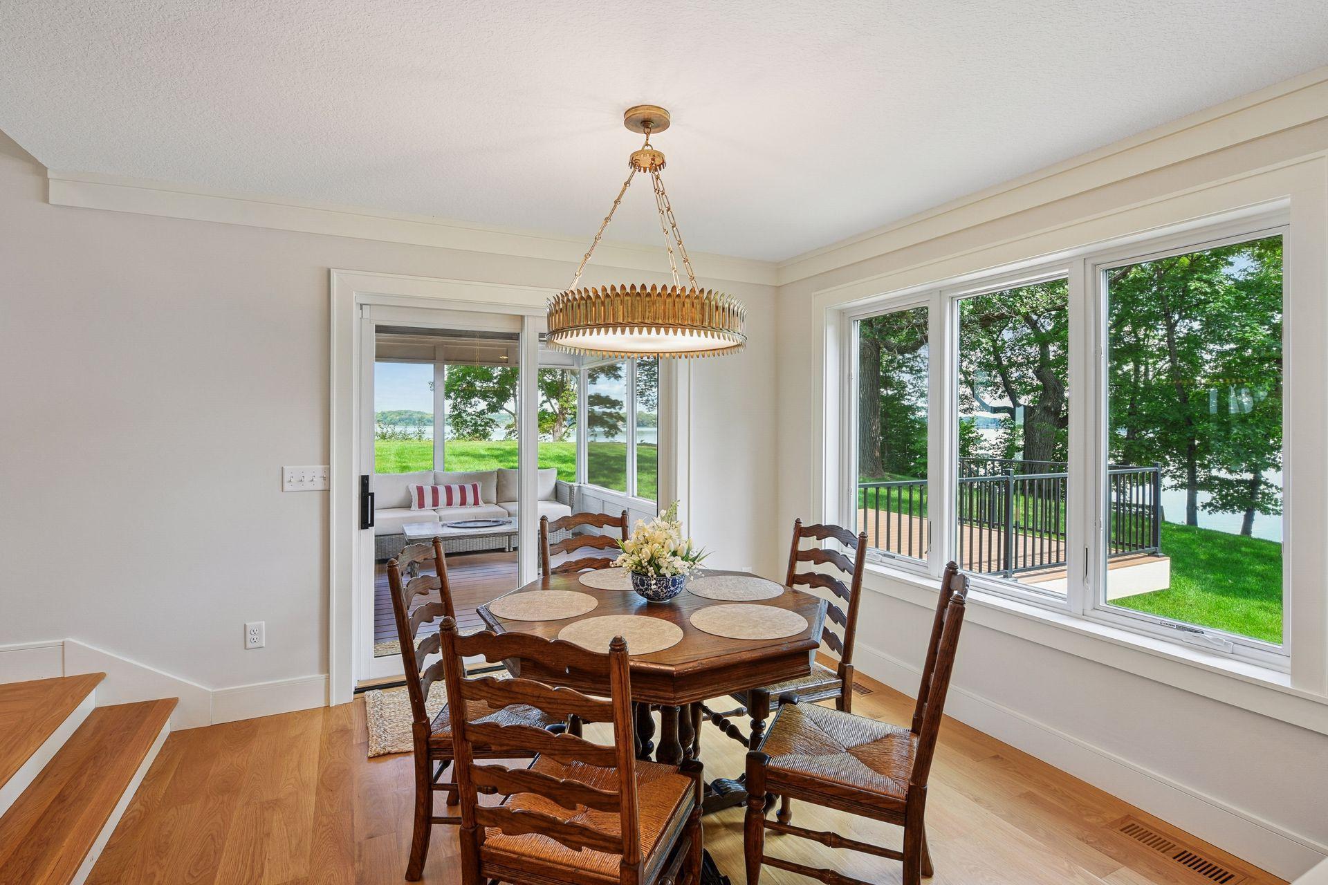 5112 S Lakeshore Drive