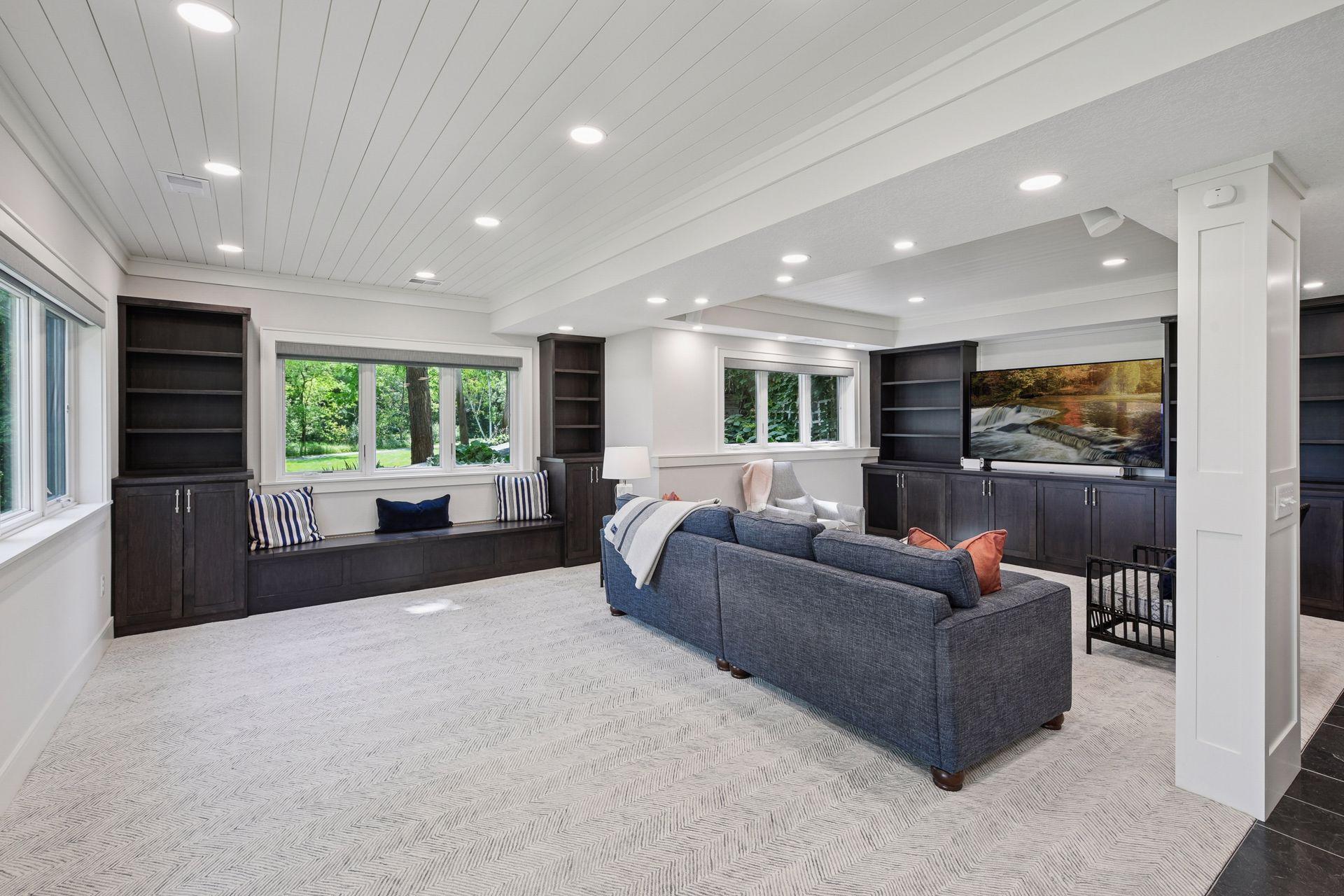 5112 S Lakeshore Drive