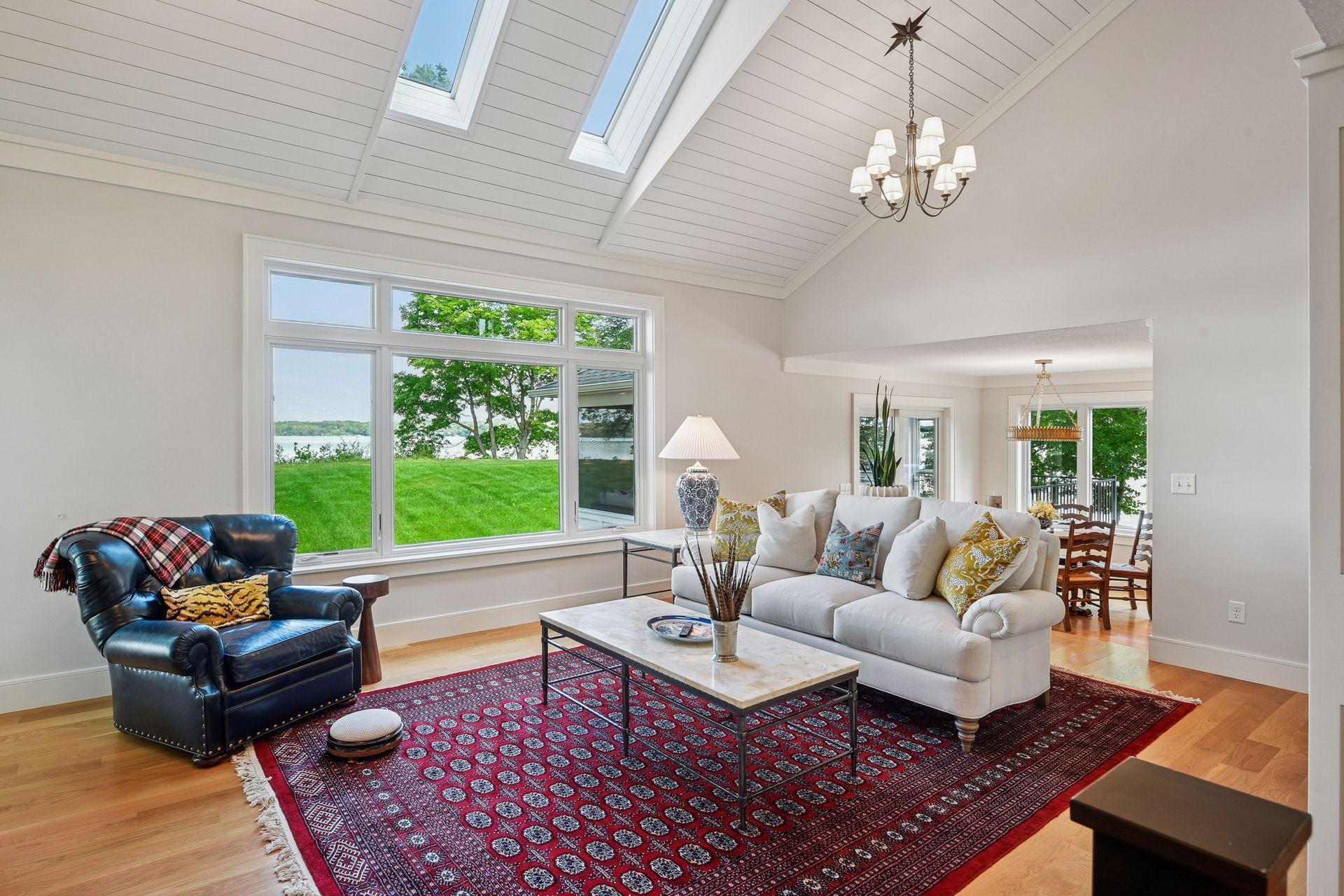 5112 S Lakeshore Drive