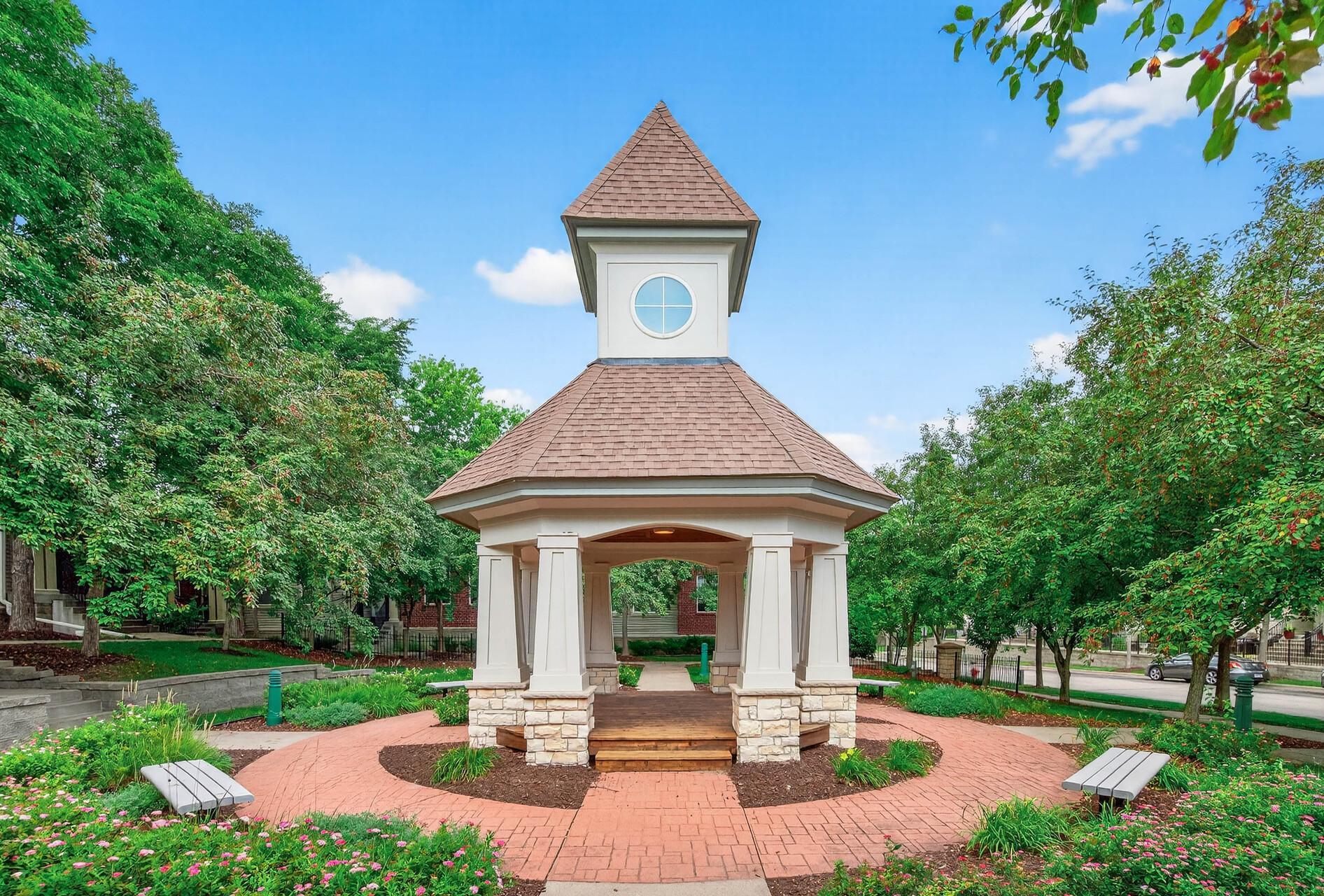 8317 Townsend Drive Unit: 215