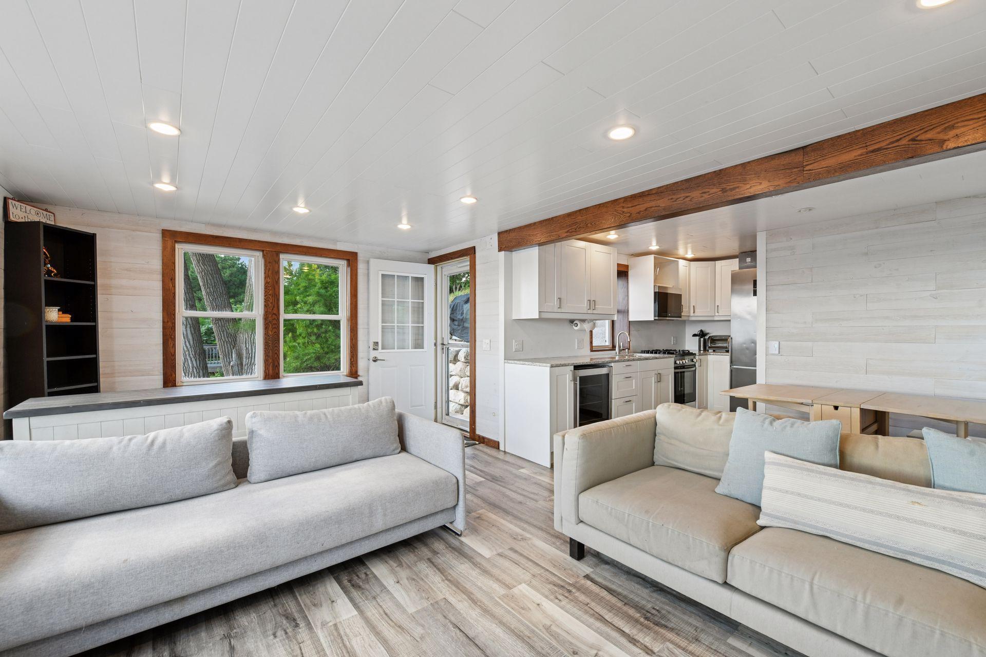 2915 Casco Point Road