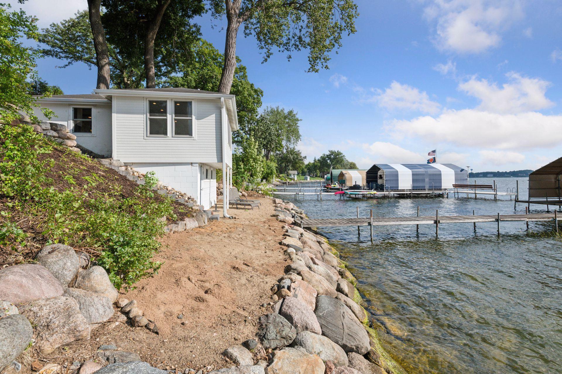 2915 Casco Point Road