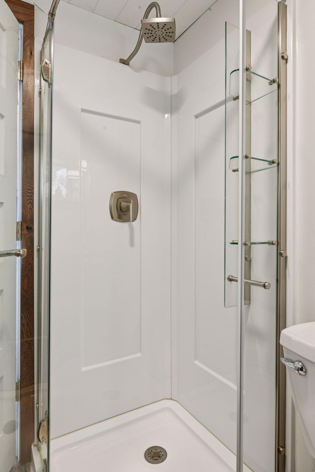 2915 Casco Point Road