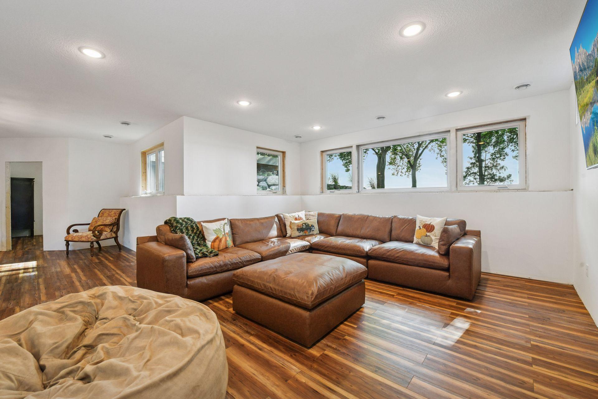 2915 Casco Point Road