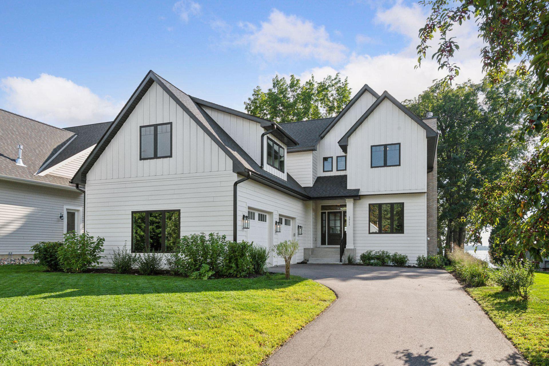 2915 Casco Point Road