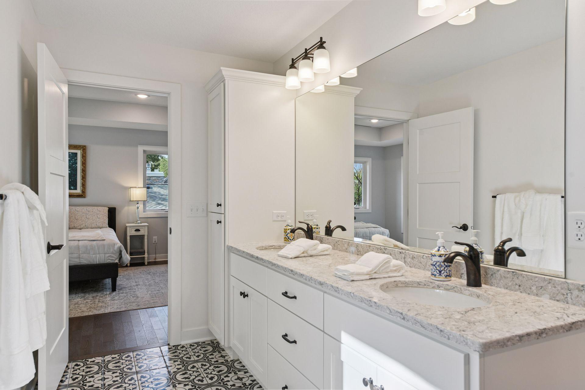 2915 Casco Point Road