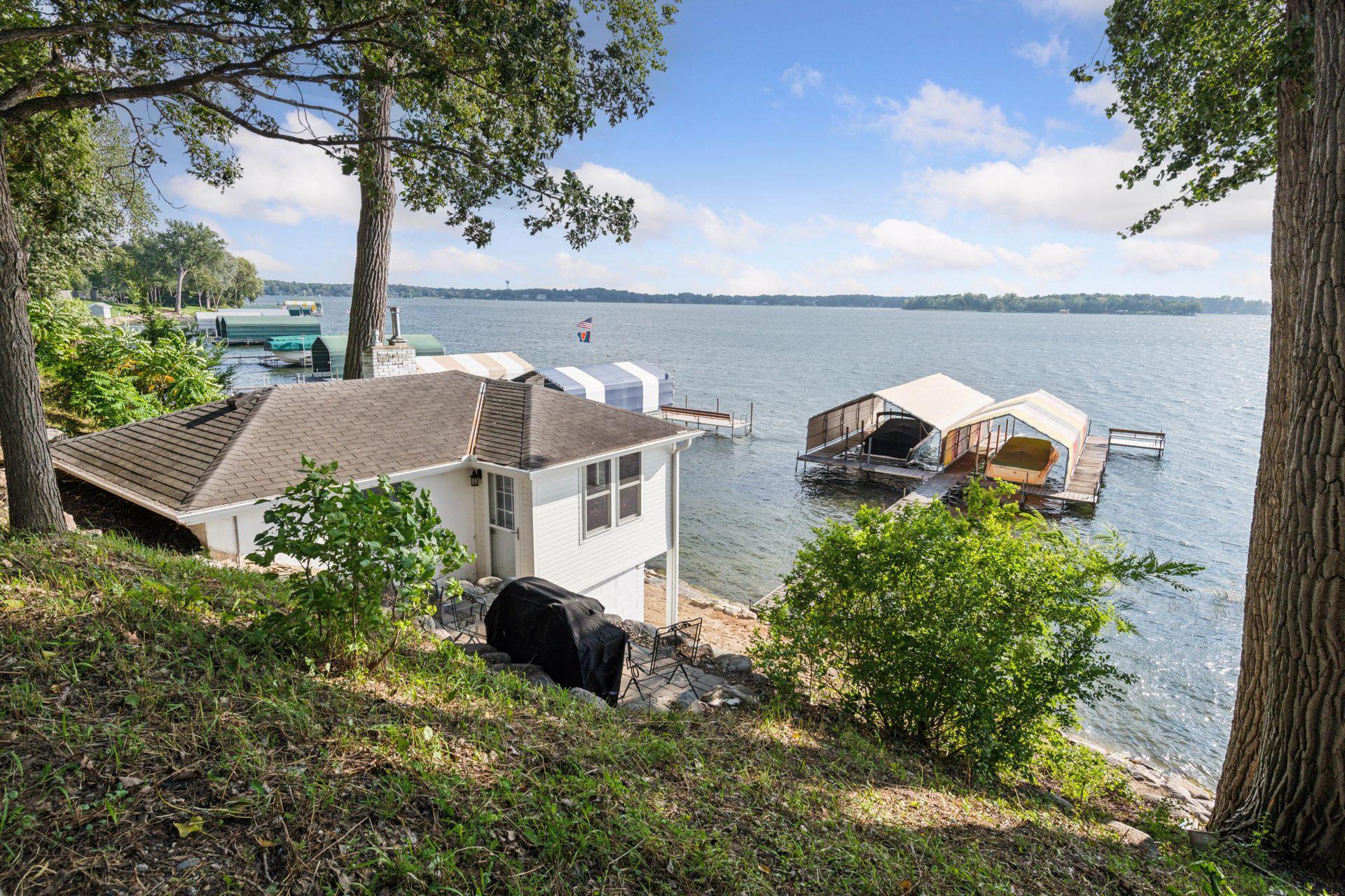 2915 Casco Point Road