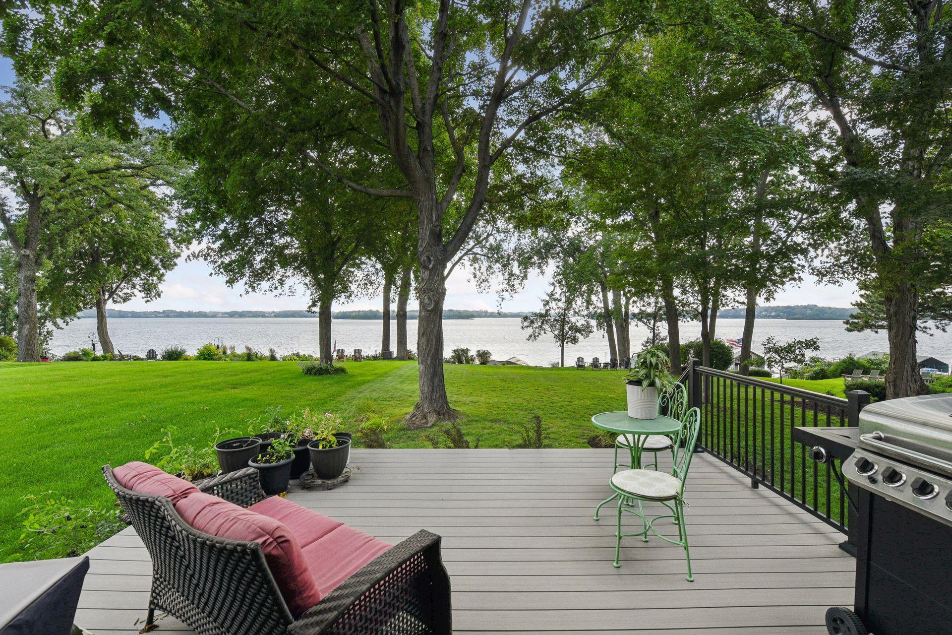 2915 Casco Point Road