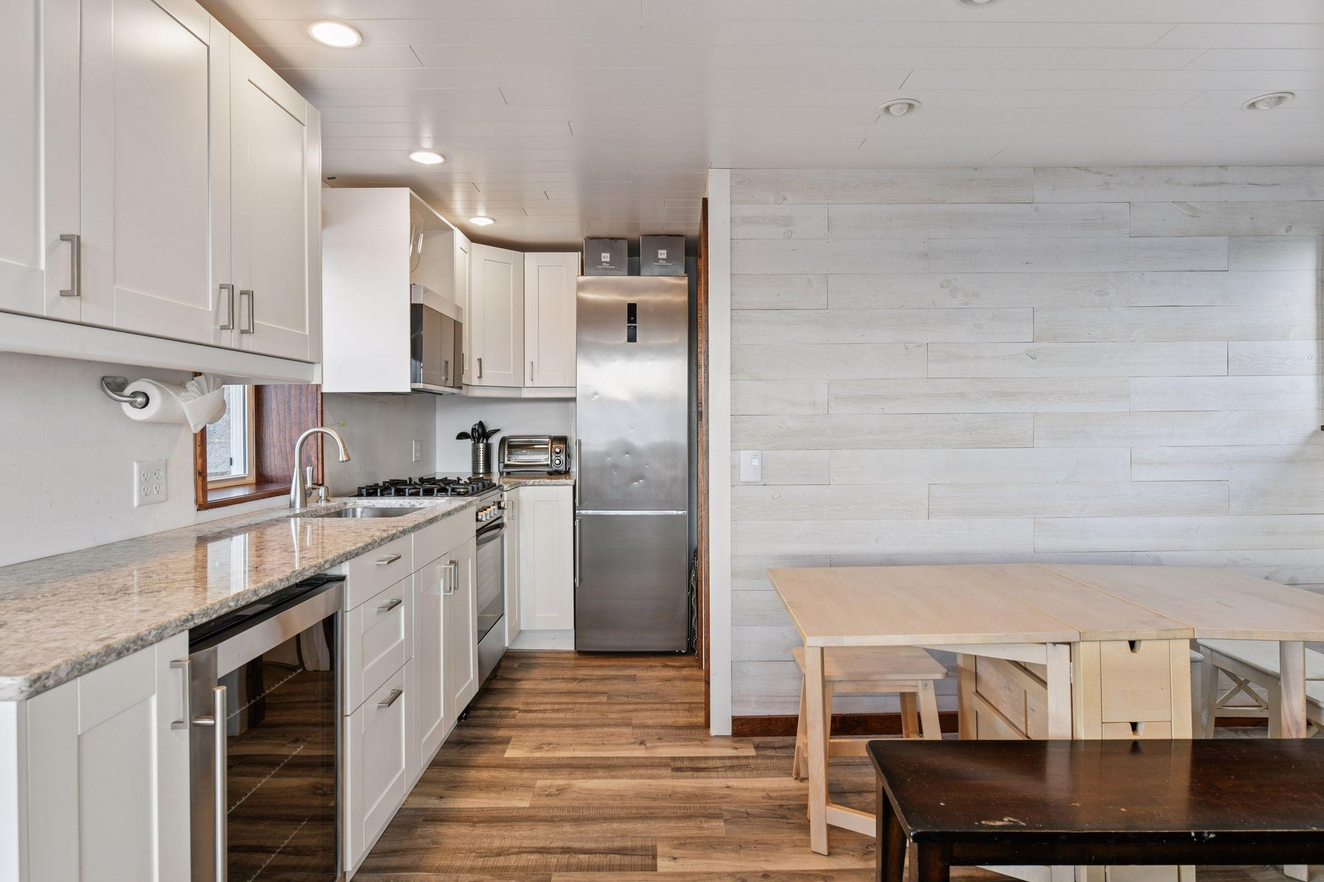 2915 Casco Point Road