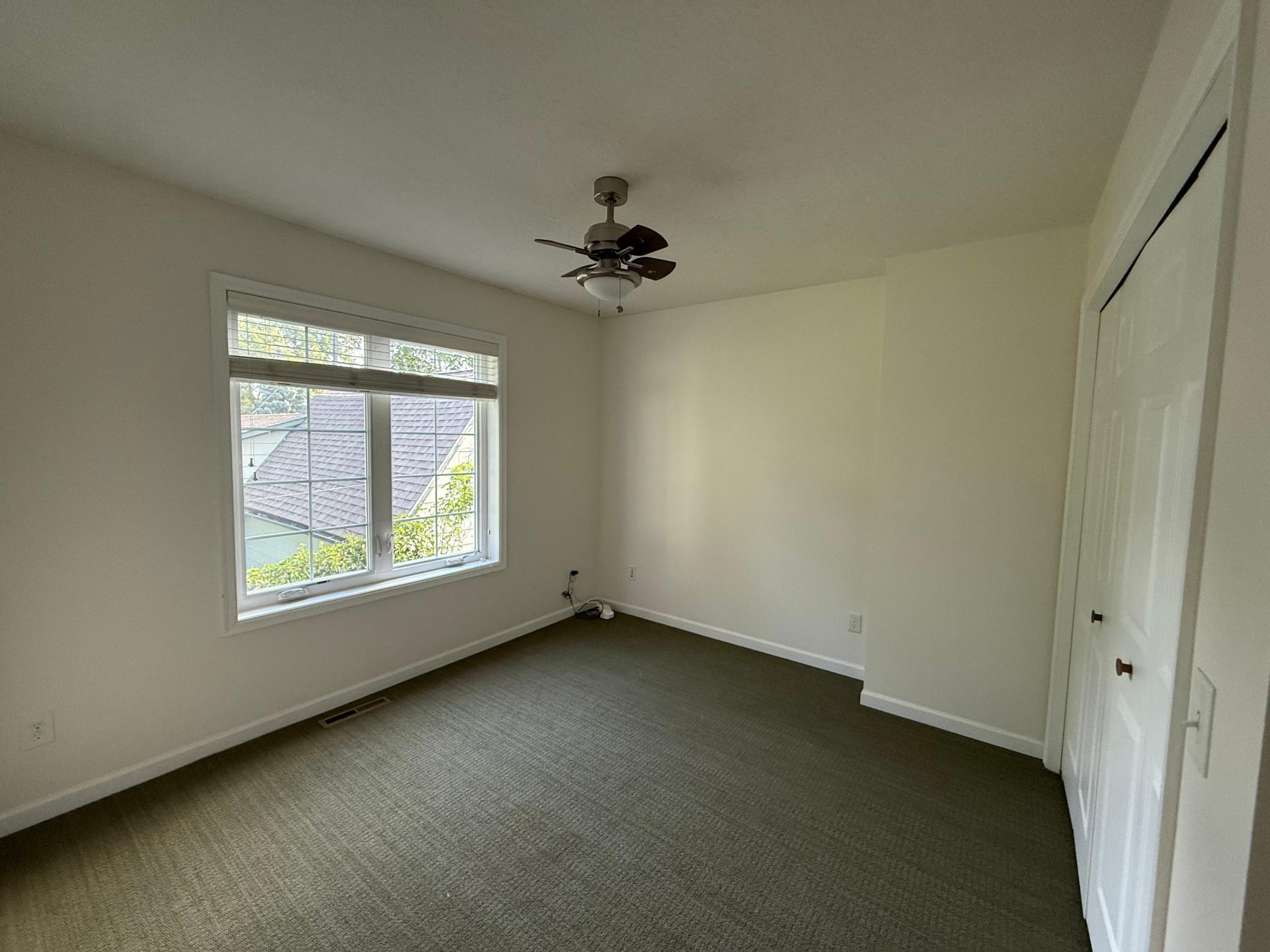 709 Wayzata Boulevard E