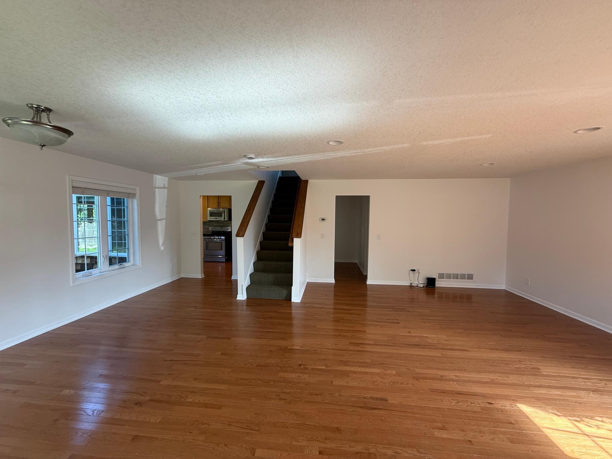 709 Wayzata Boulevard E