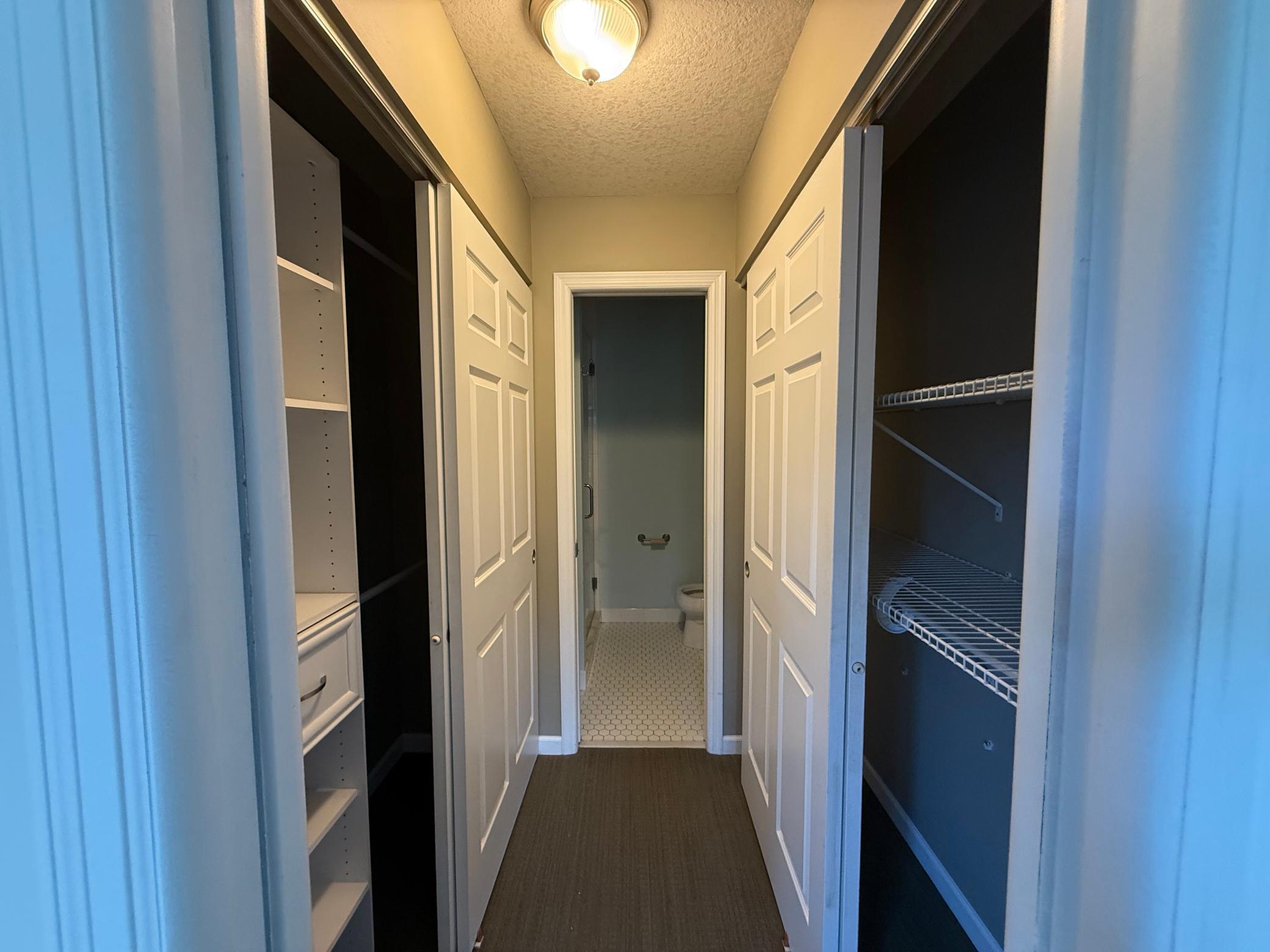 709 Wayzata Boulevard E