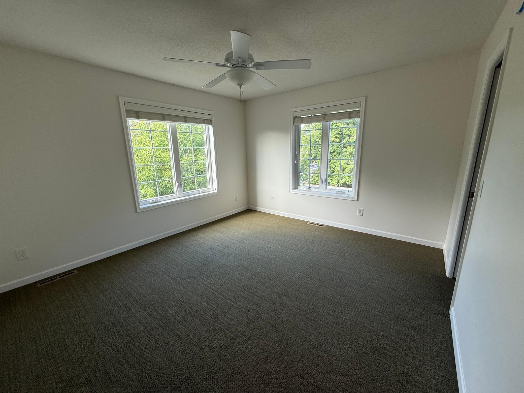 709 Wayzata Boulevard E