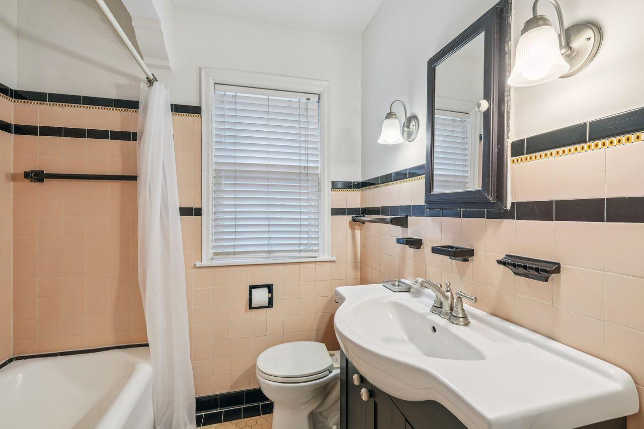 3914 Sheridan Avenue S Unit: 1