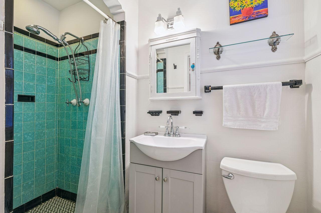 3914 Sheridan Avenue S Unit: 1