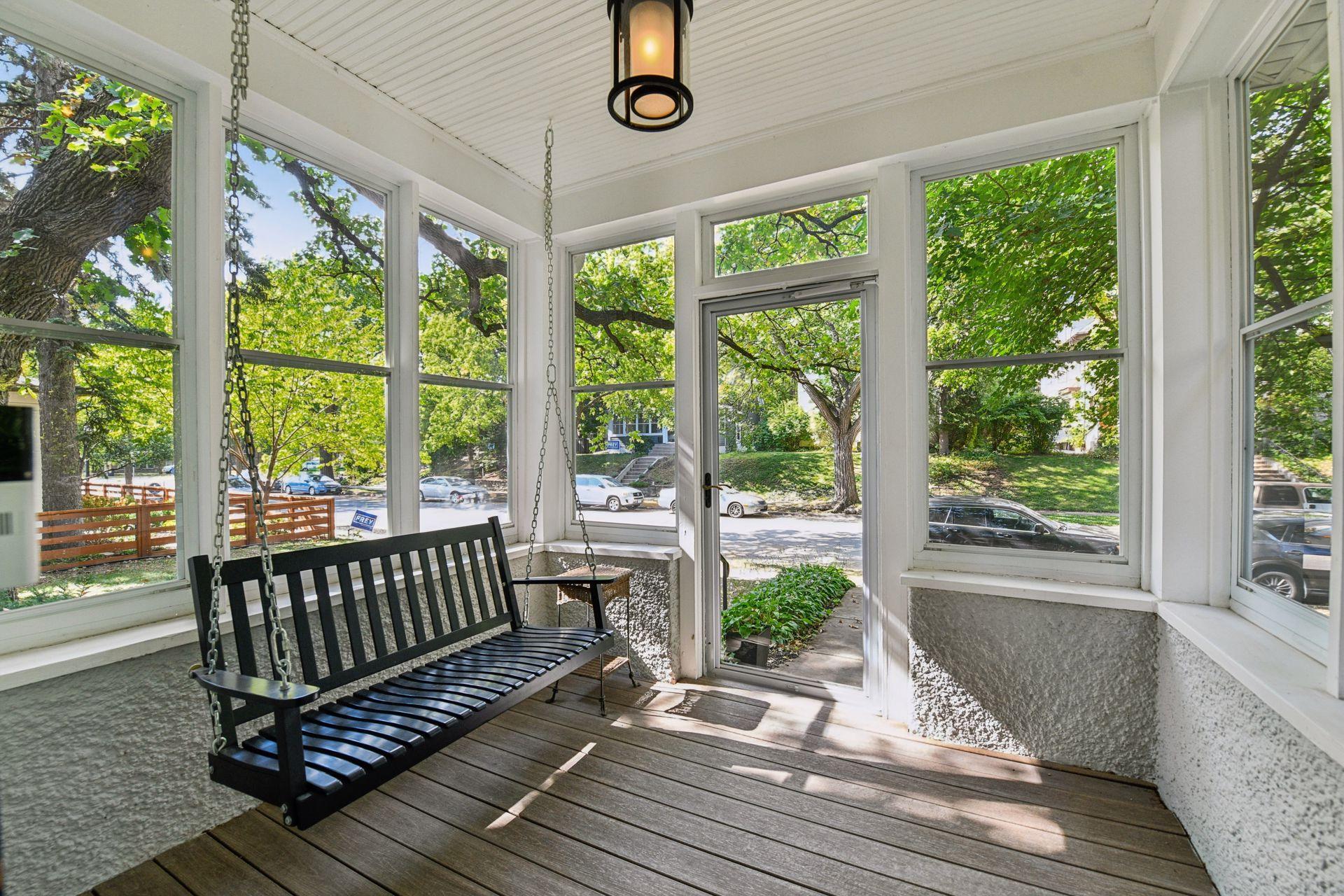 2855 Irving Avenue S