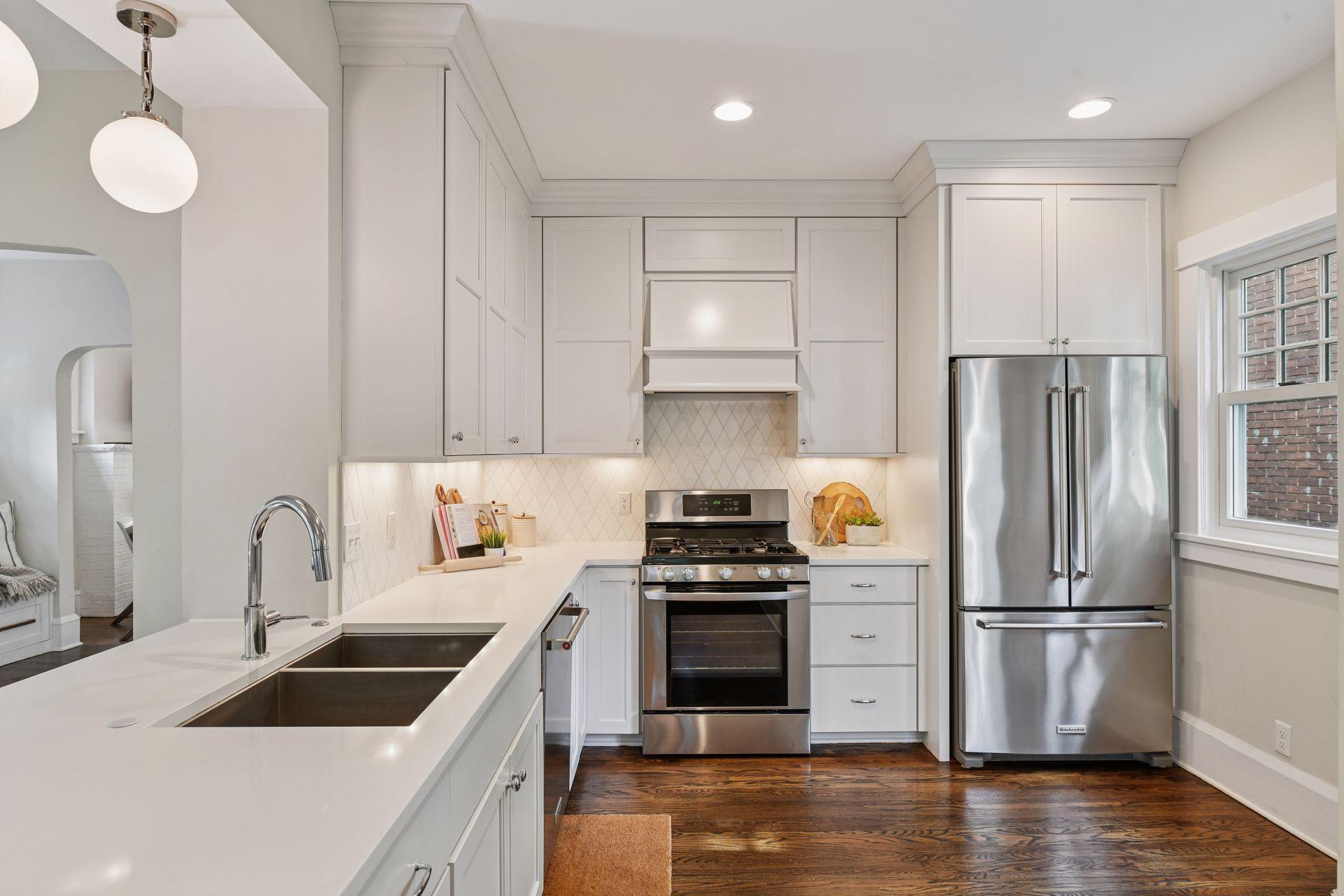 2855 Irving Avenue S