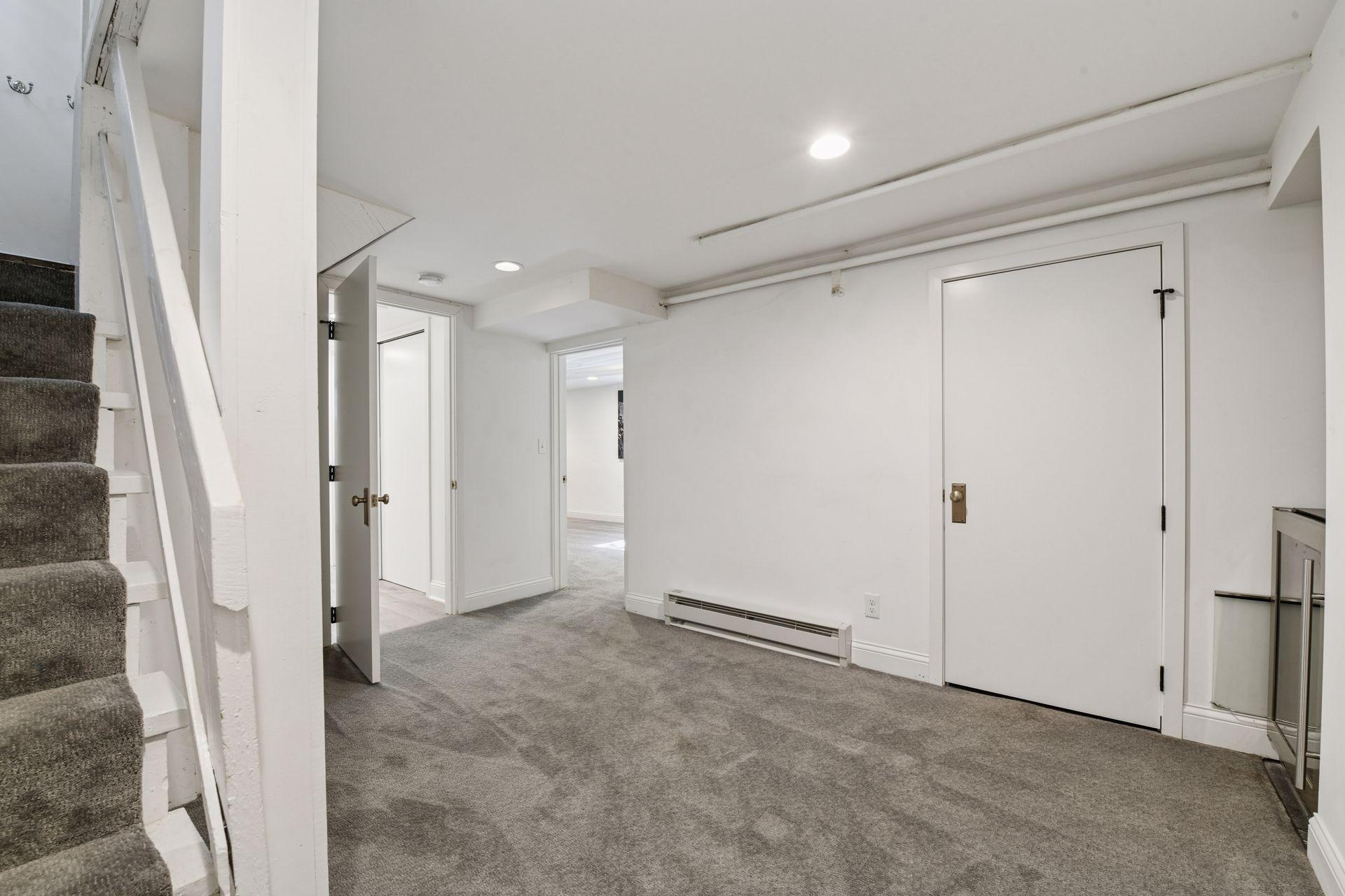 2855 Irving Avenue S