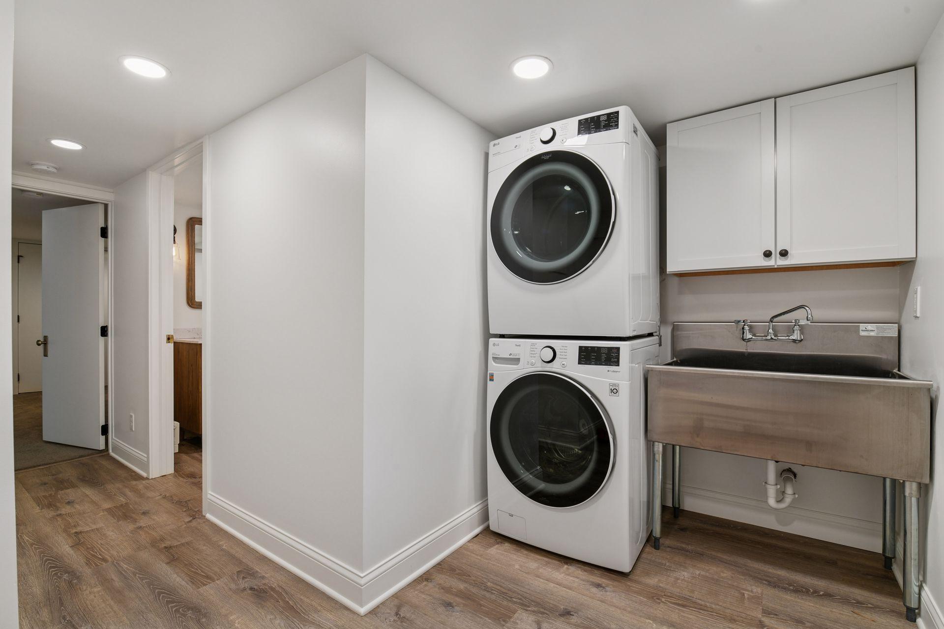 2855 Irving Avenue S