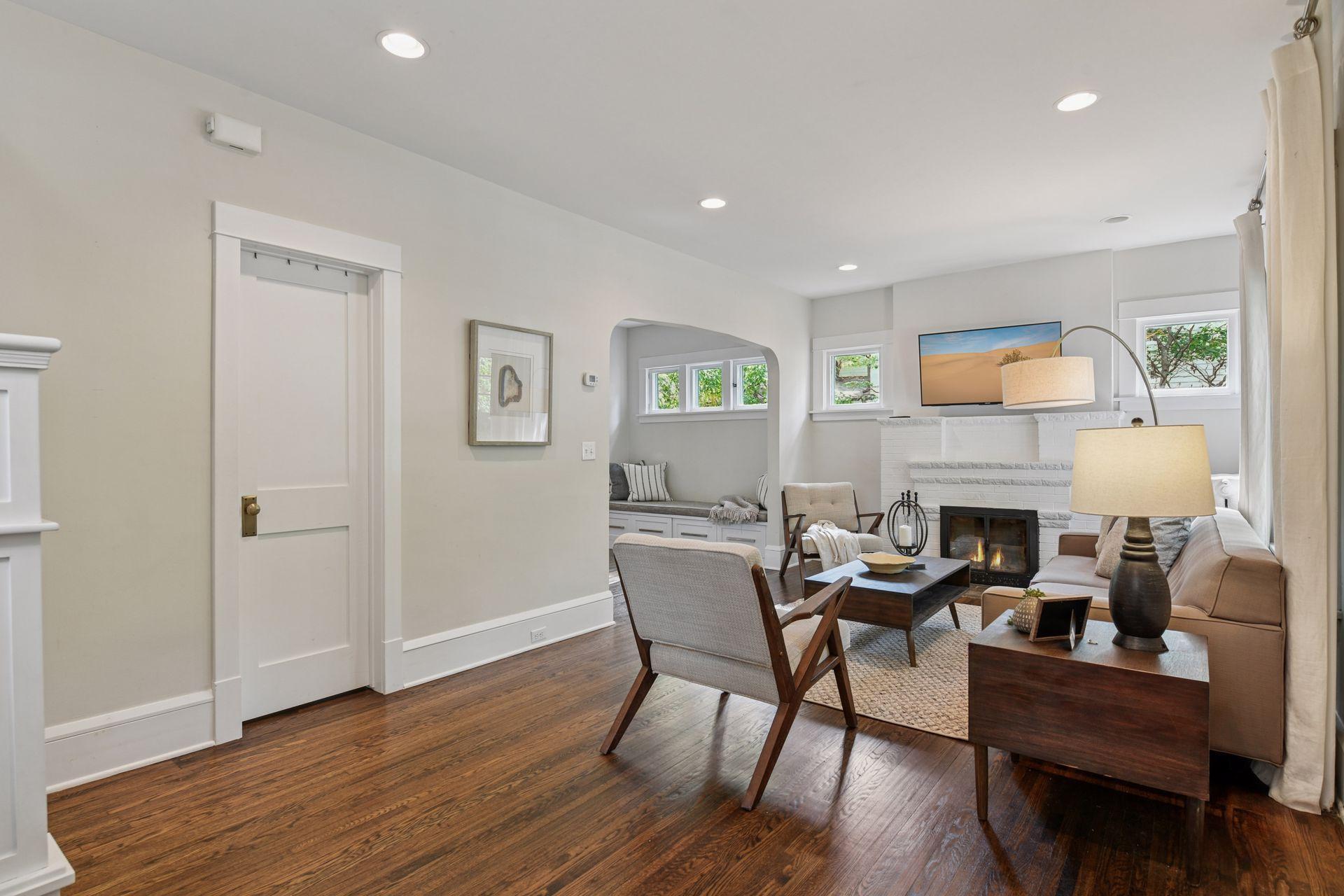 2855 Irving Avenue S