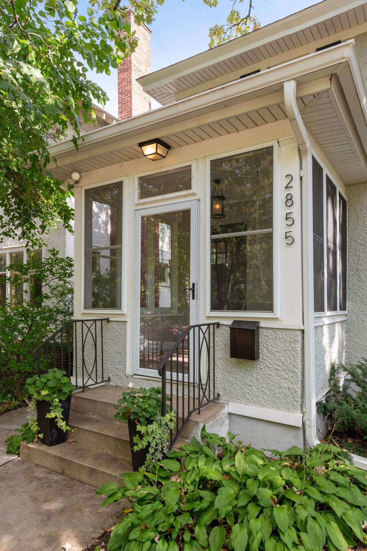 2855 Irving Avenue S