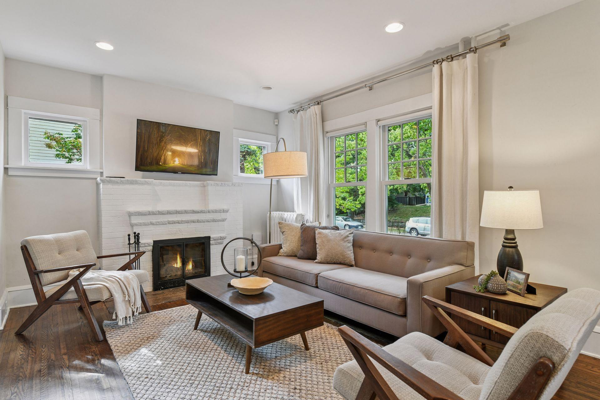 2855 Irving Avenue S