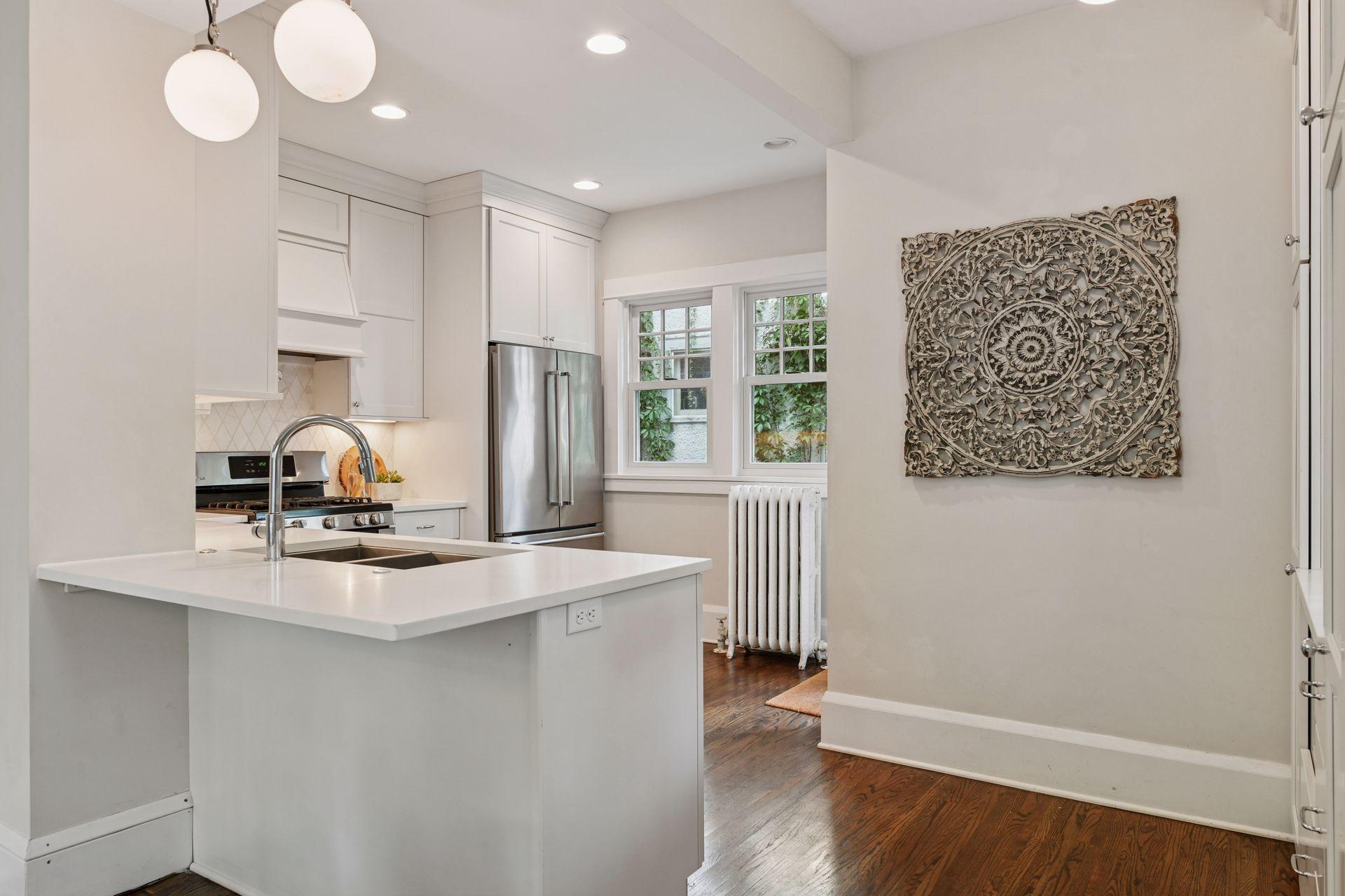 2855 Irving Avenue S